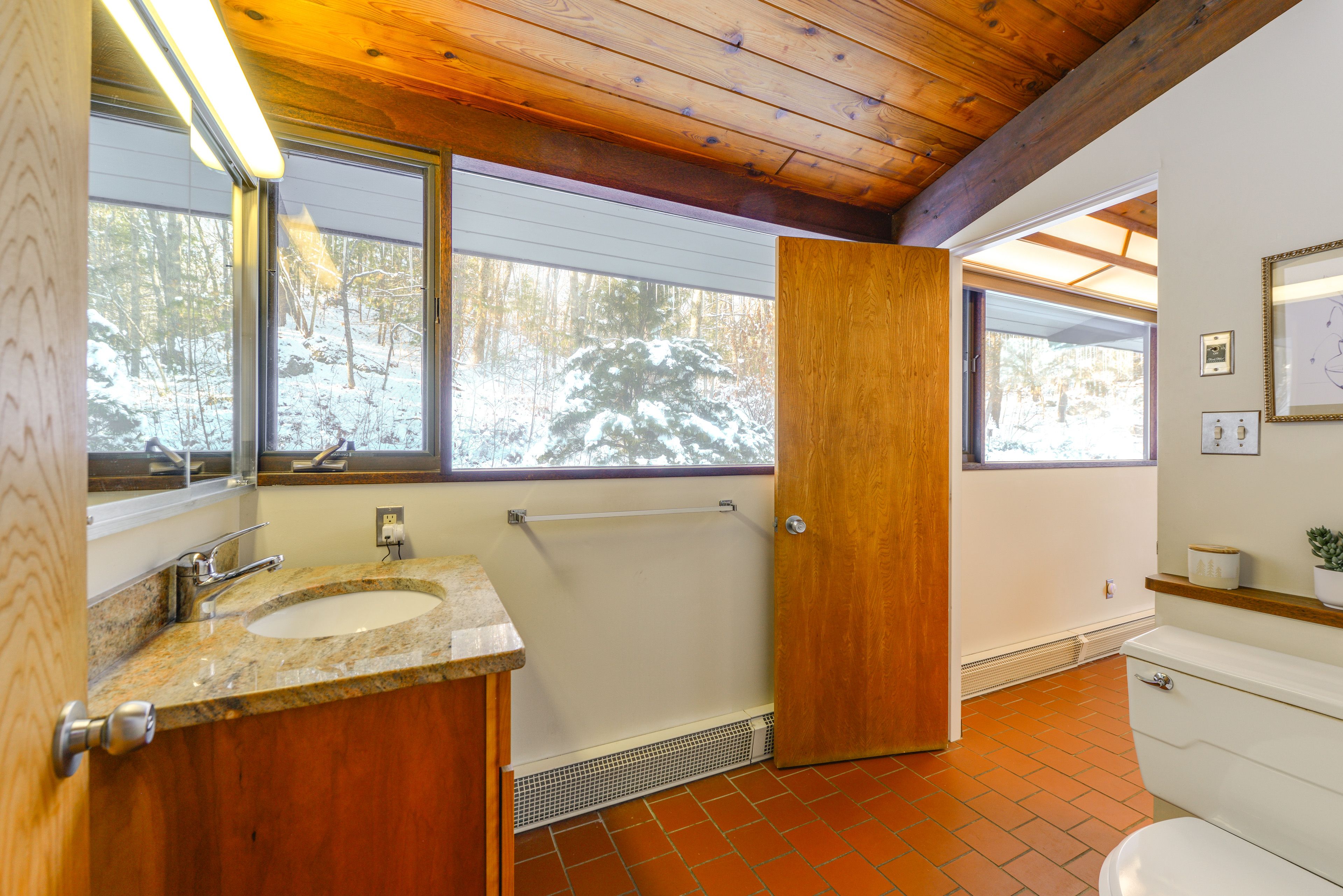 Half Bathroom | 1st Floor