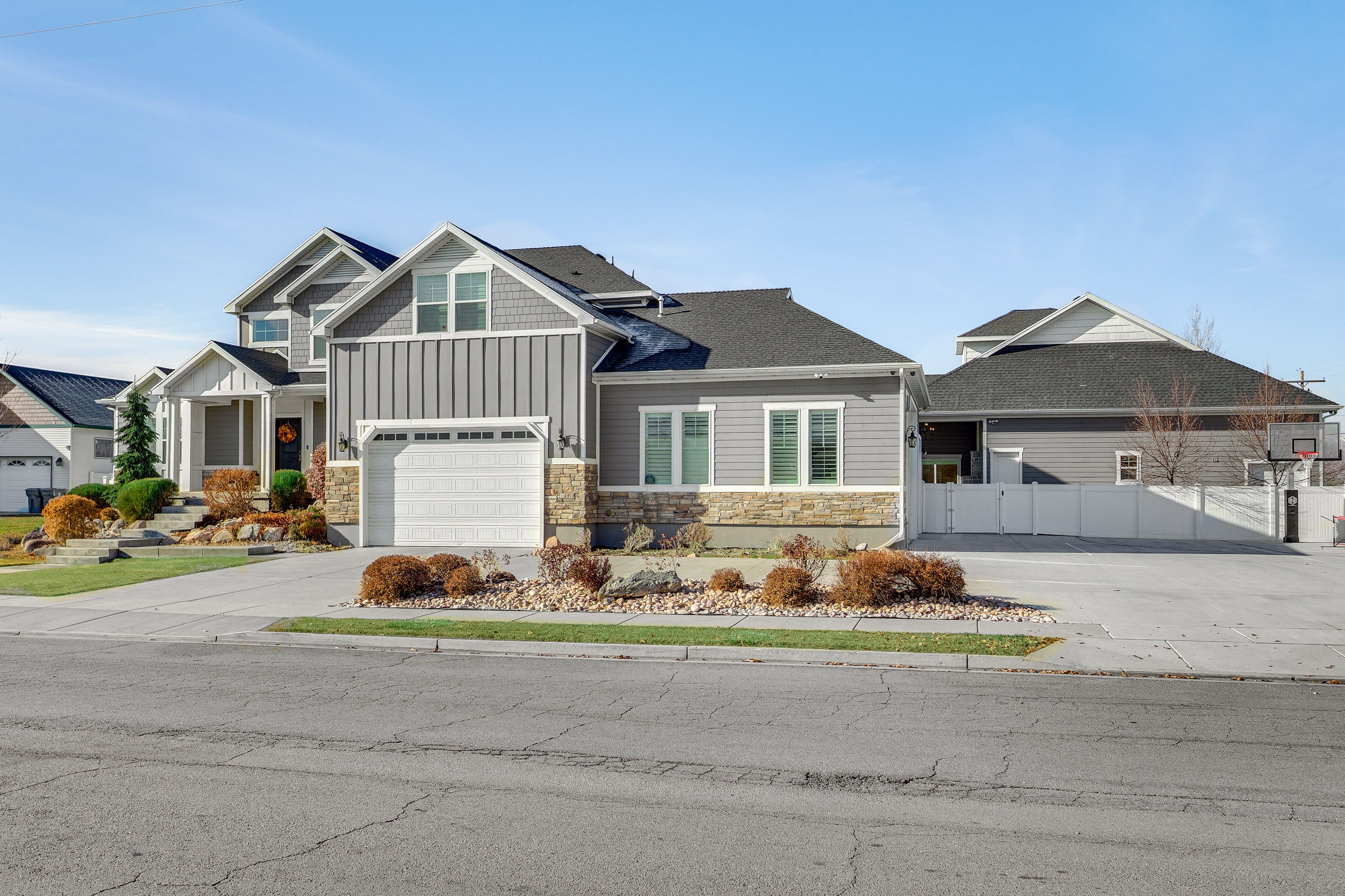 Property Exterior | Private Driveway (2 Vehicles)