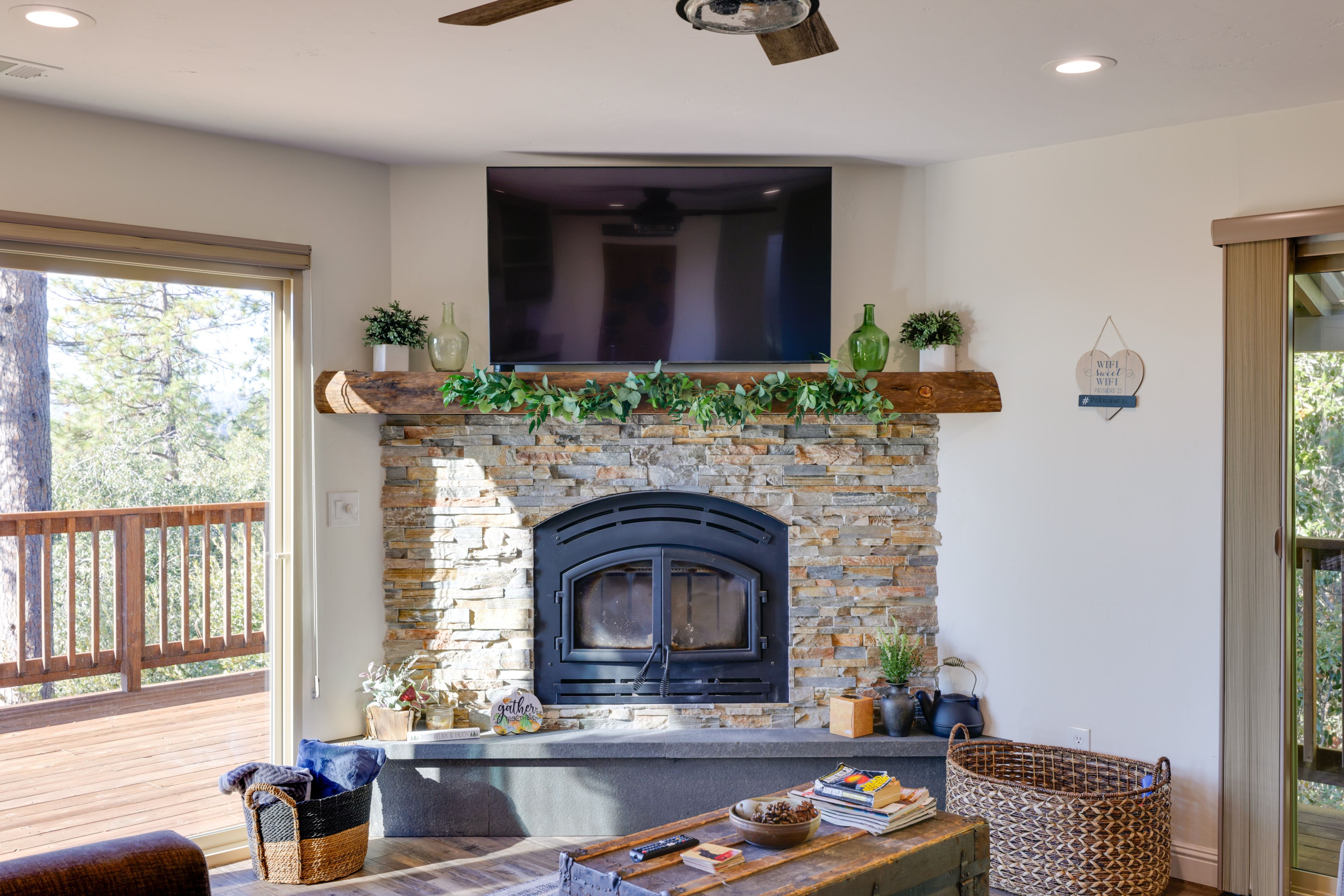 Living Room | 1st Floor | Flat-Screen TV | Fireplace