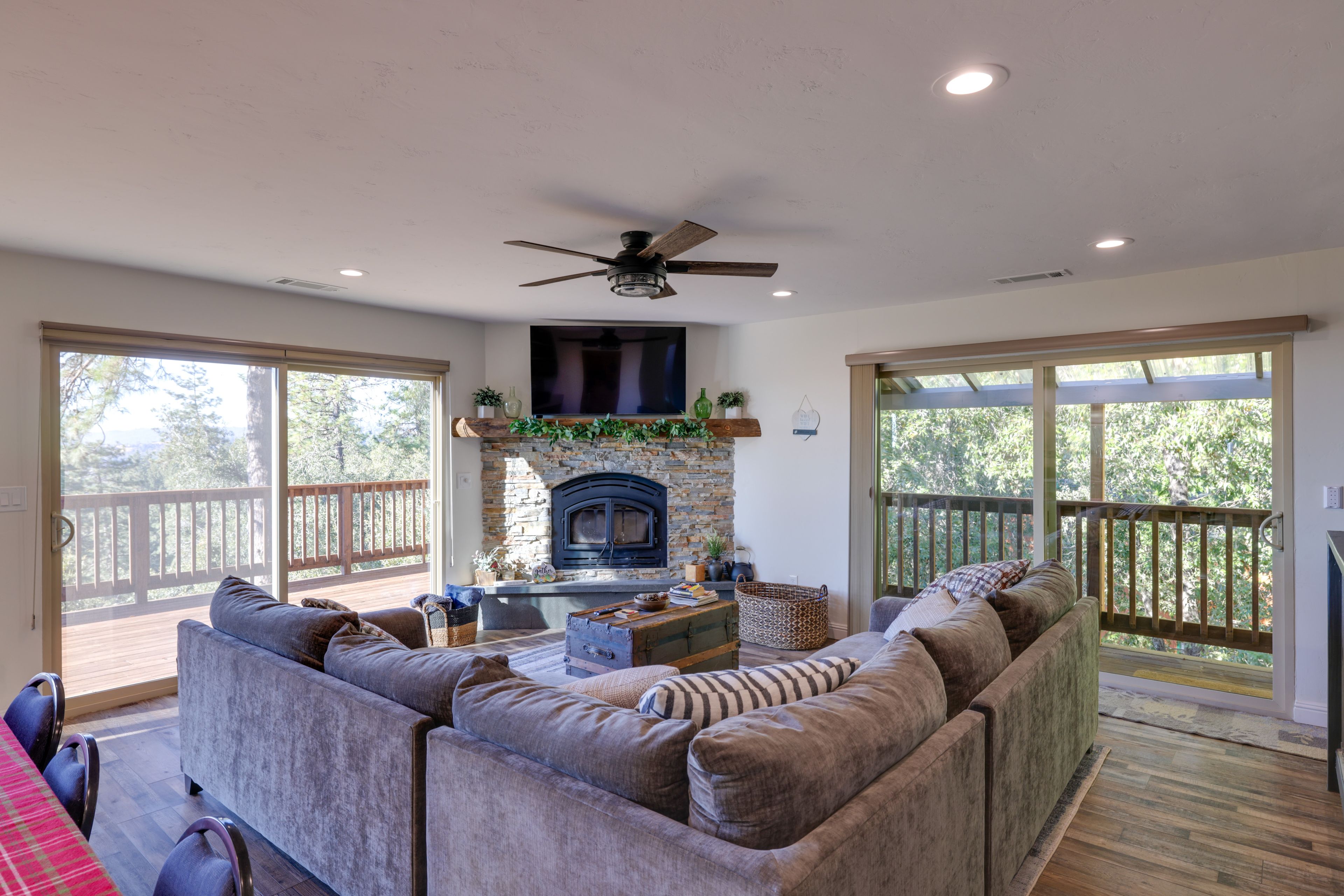 Tuolumne Vacation Rental | 2BR | 2BA | 1,500 Sq Ft | Stairs Required