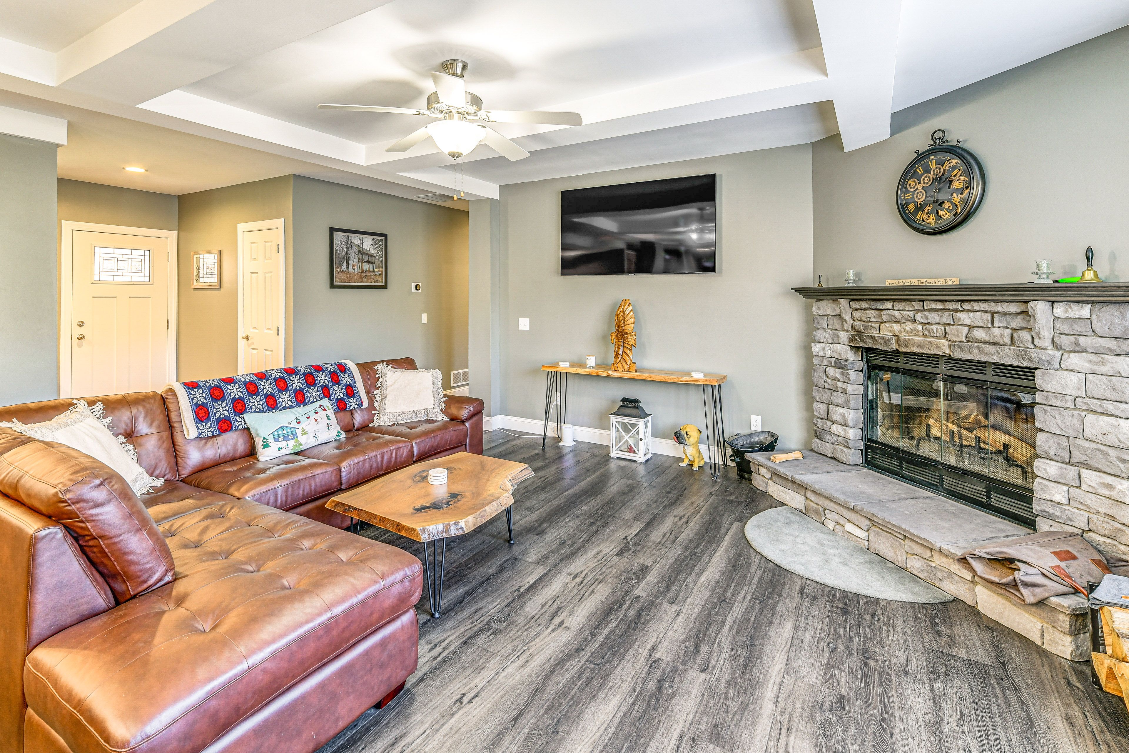 Living Area | Smart TV | Fireplace | Queen Sleeper Sofa | Main Floor