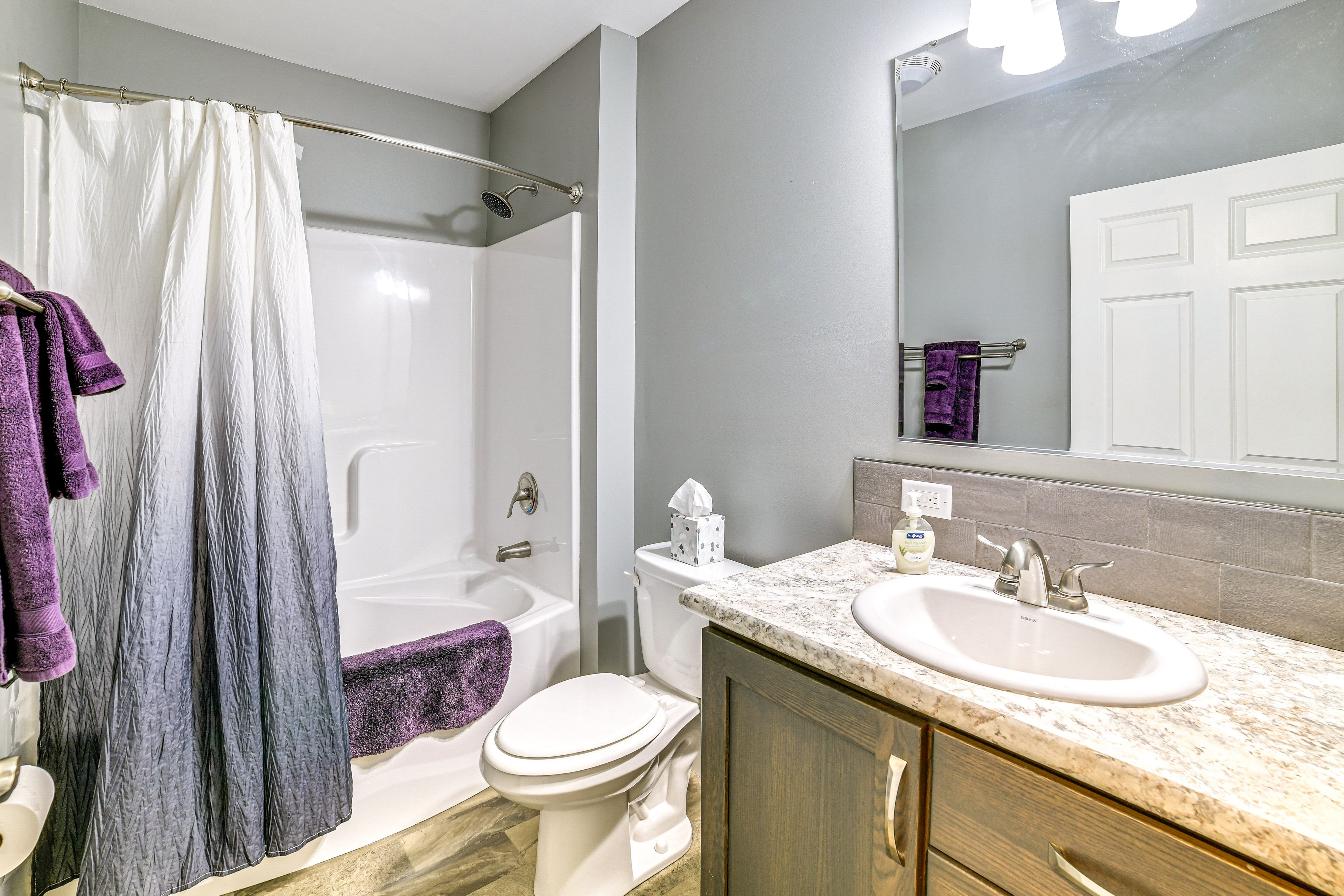 Full Bathroom | Main Floor