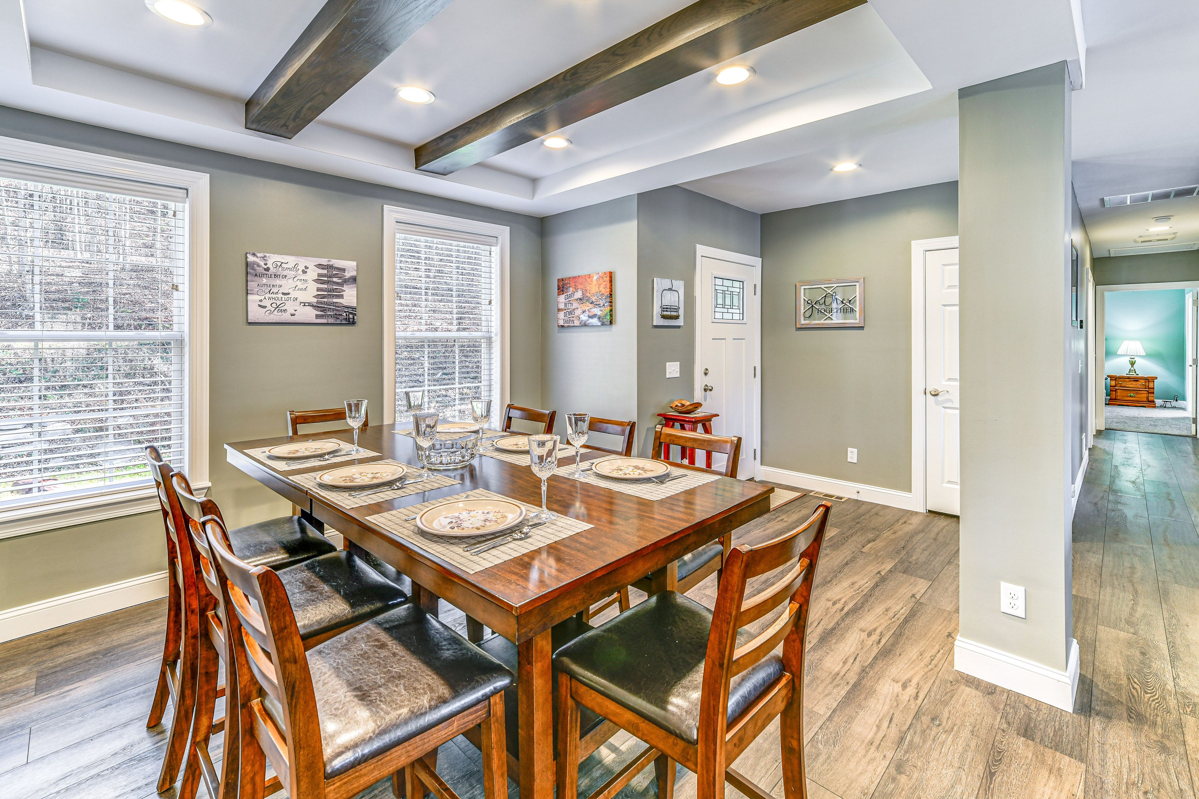 Dining Area | Dishware/Flatware | Main Floor