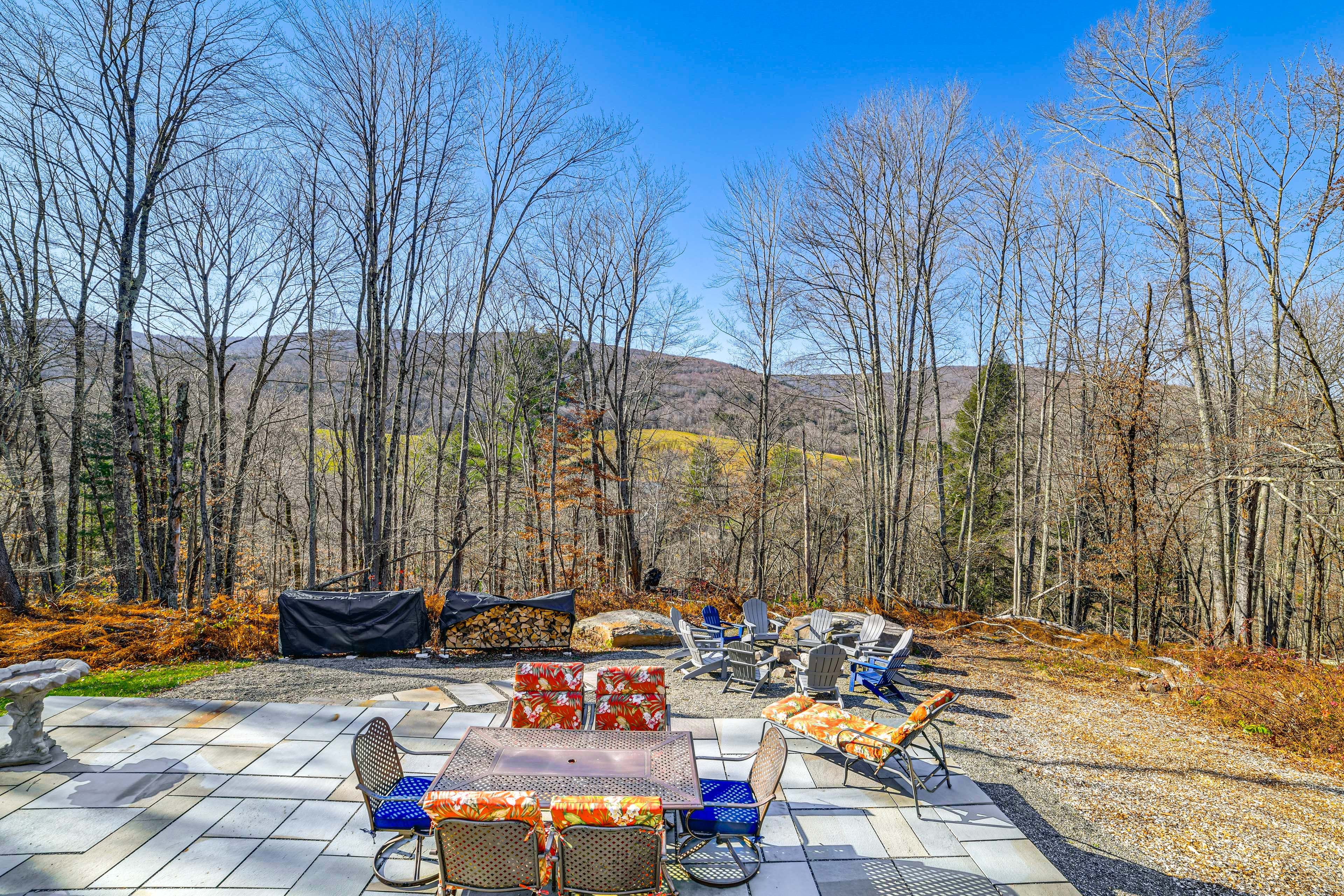 House Exterior | Patio | Dining Area | Gas Grill | Fire Pit | Mountain Views
