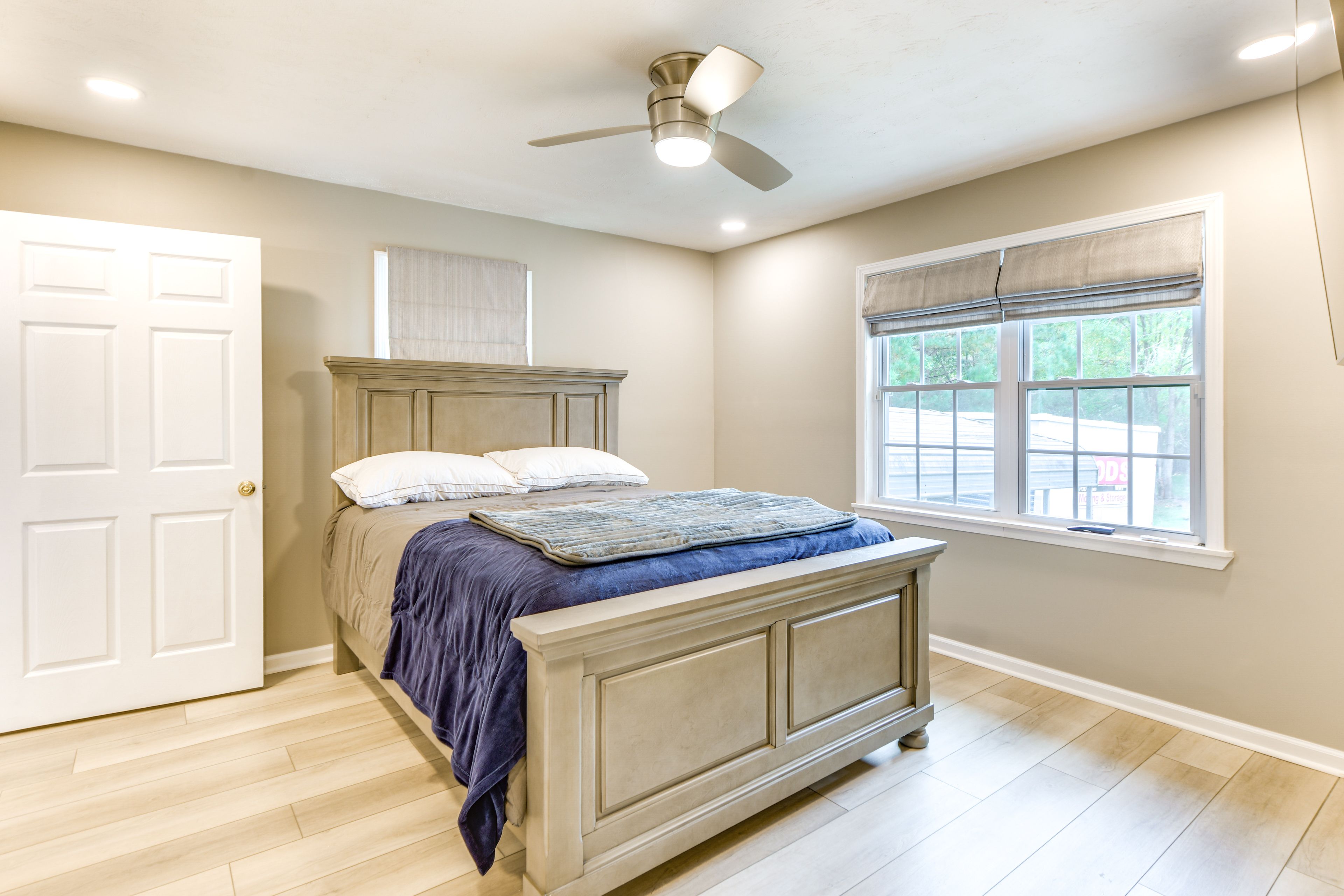 Bedroom 1 | Queen Bed | Smart TV | Linens Provided