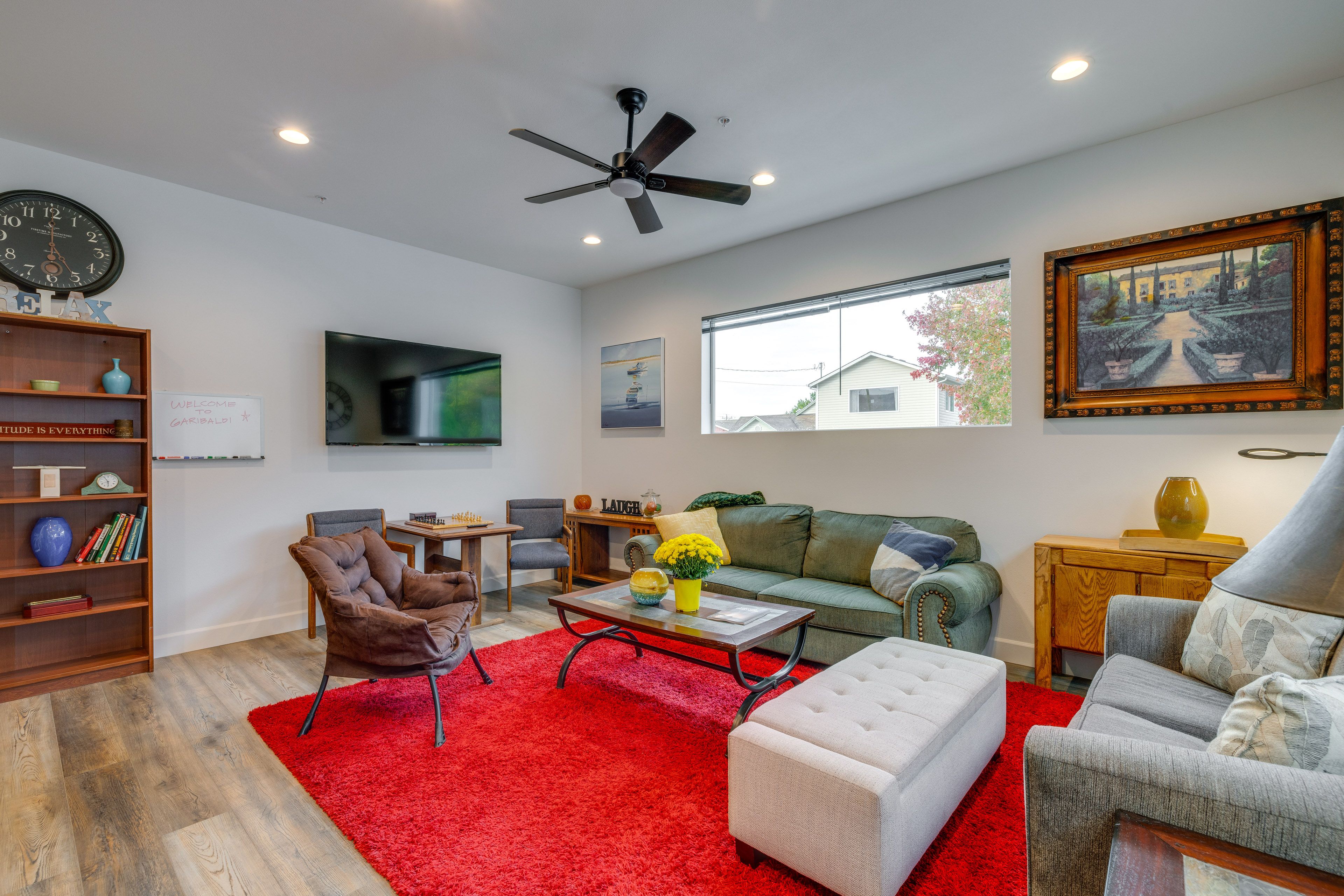 Living Area | Smart TV | Free WiFi | Single-Story Unit