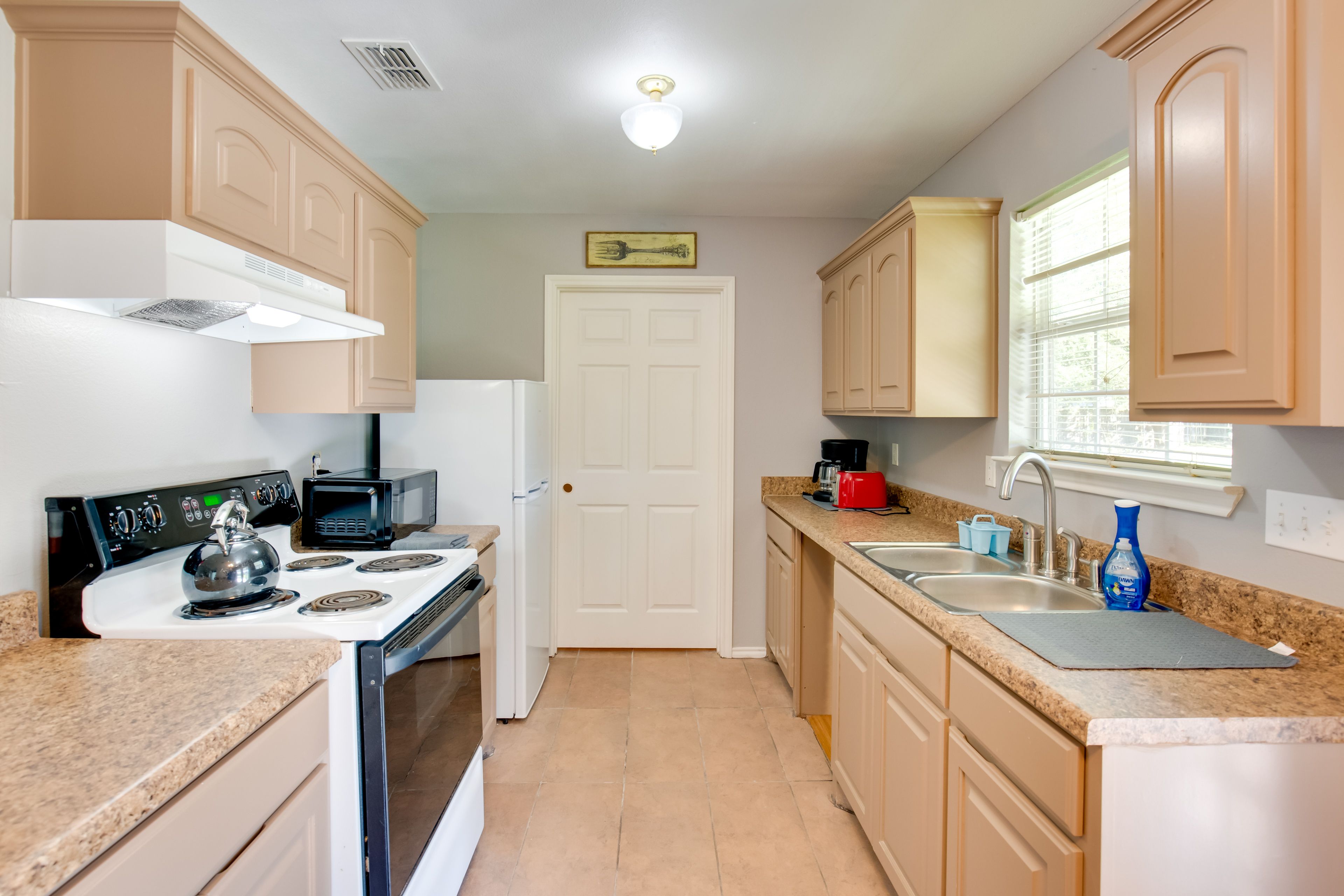 Kitchen | Drip Coffee Pot | Toaster