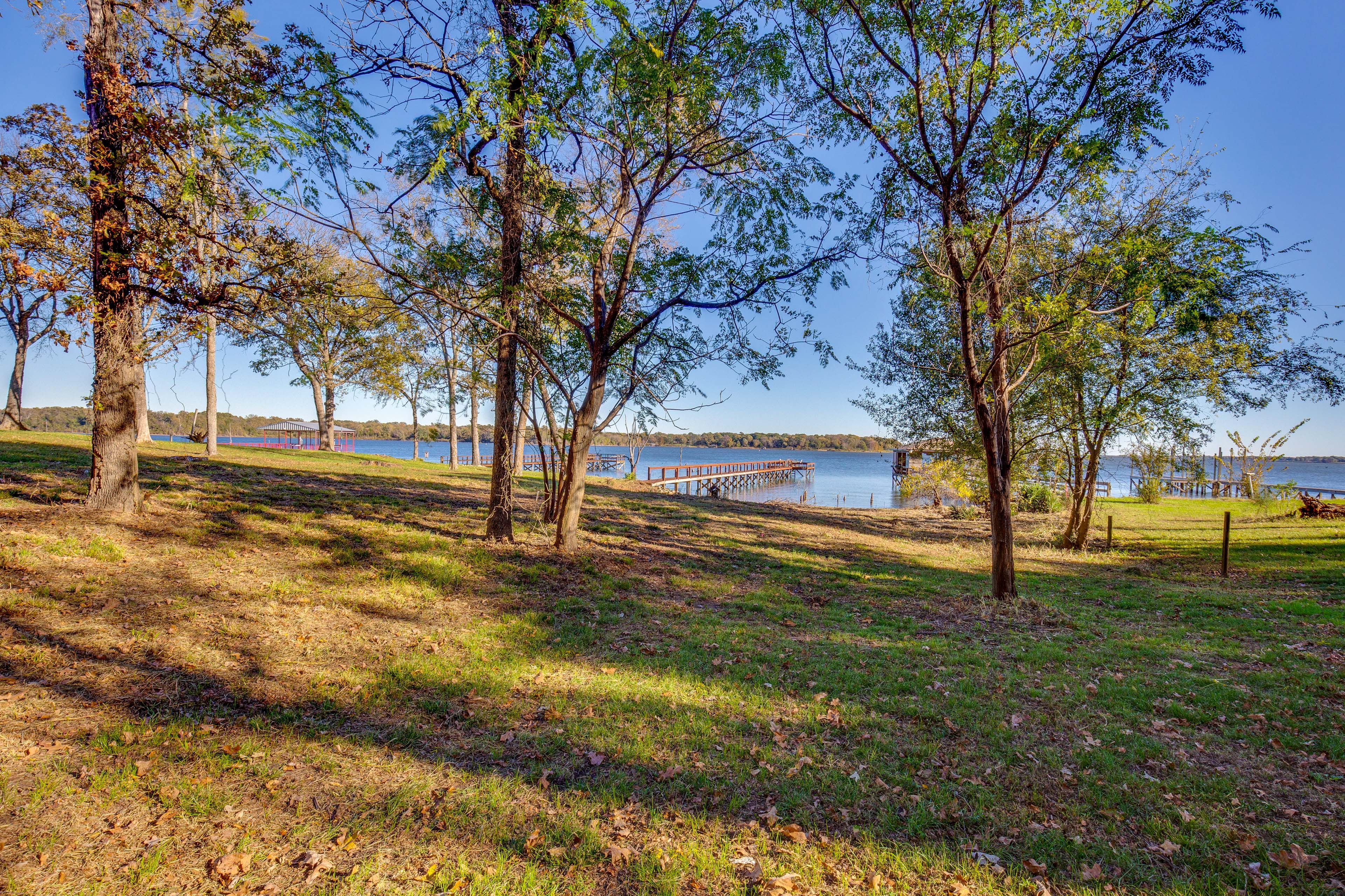 Lake Access | Shared Fishing Dock