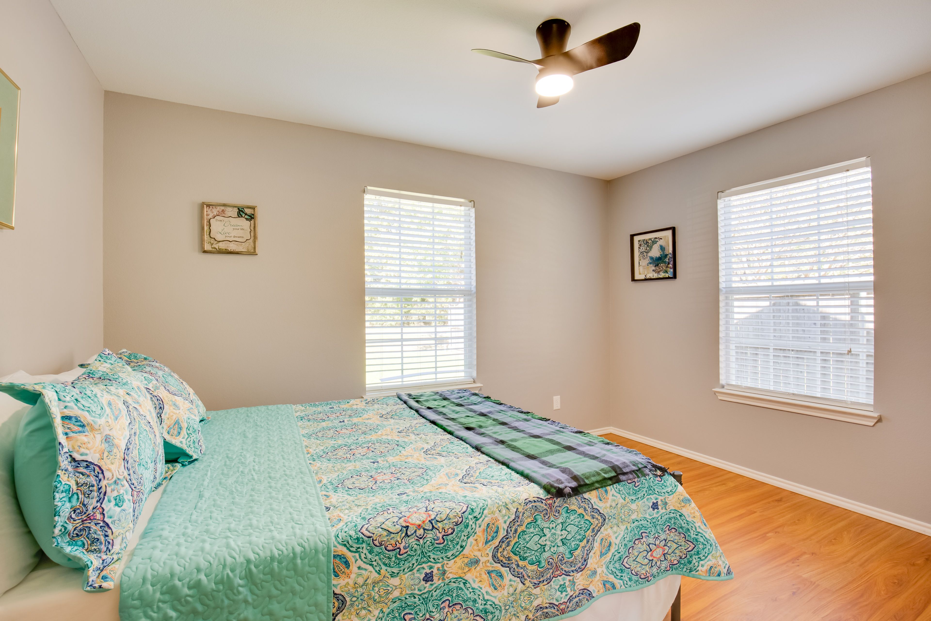Bedroom 3 | Queen Bed