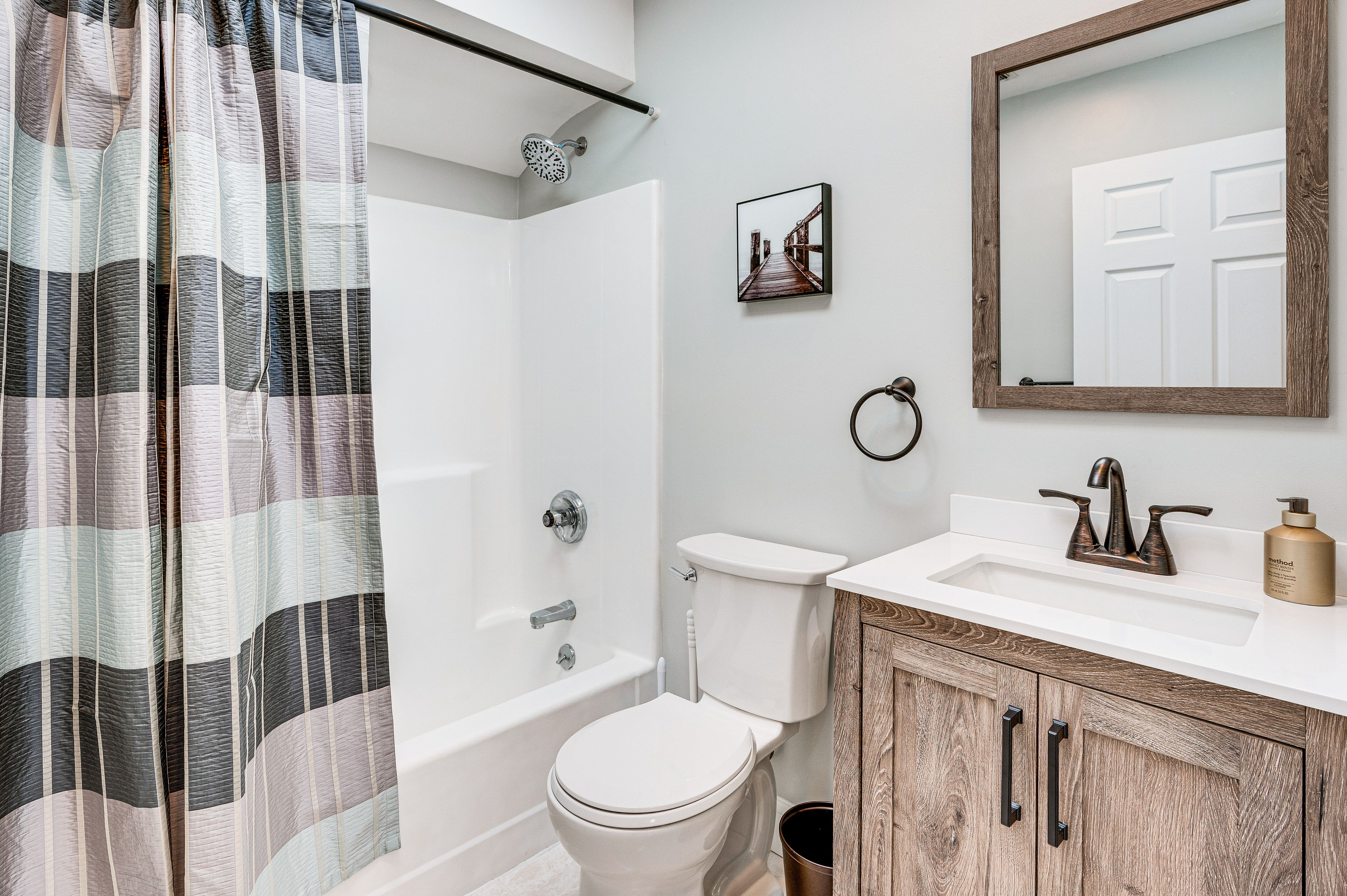 Full Bath | 3rd Floor