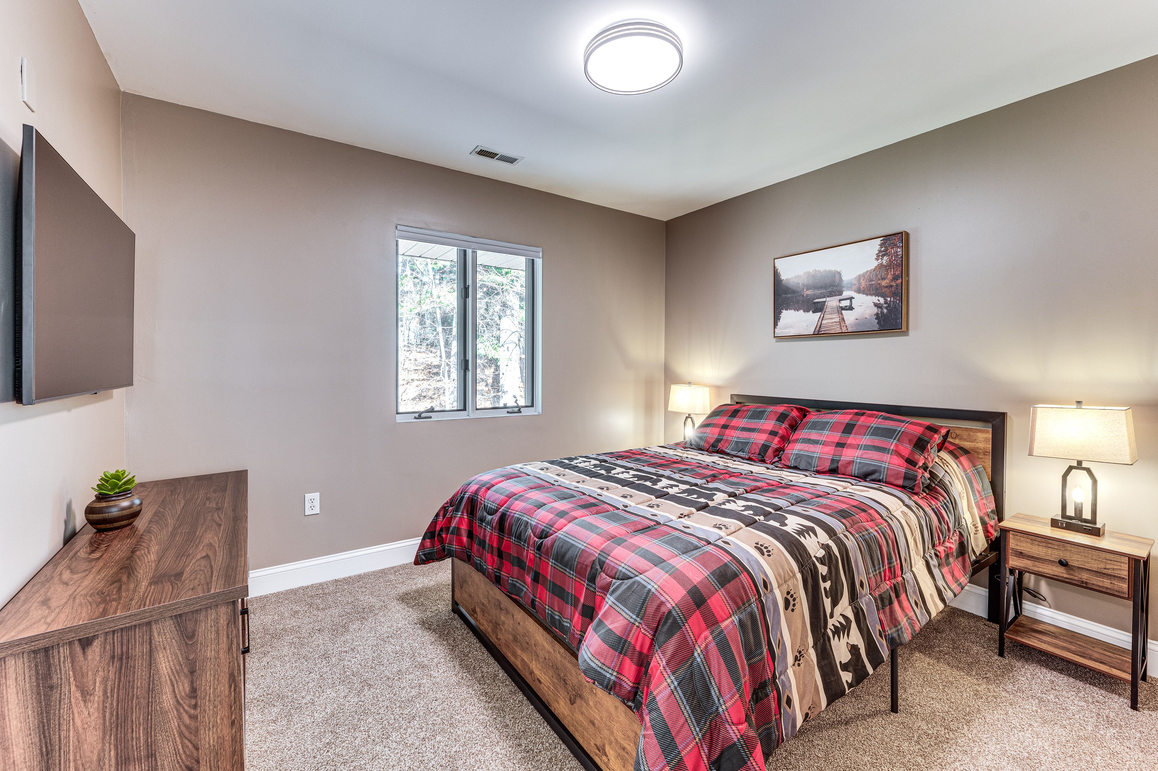 Bedroom 2 | Queen Bed | 3rd Floor