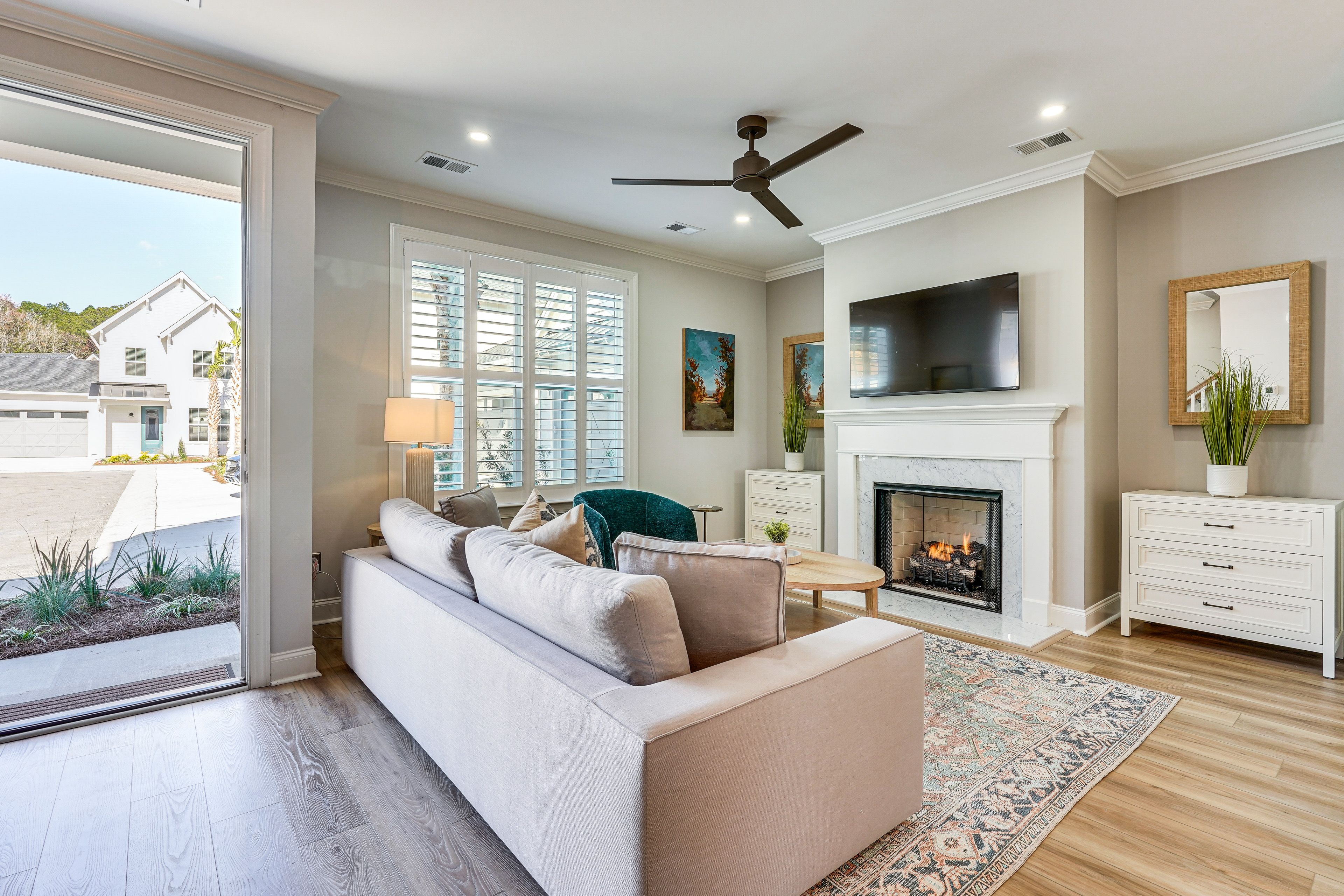 Living Room | 1st Floor | Free WiFi