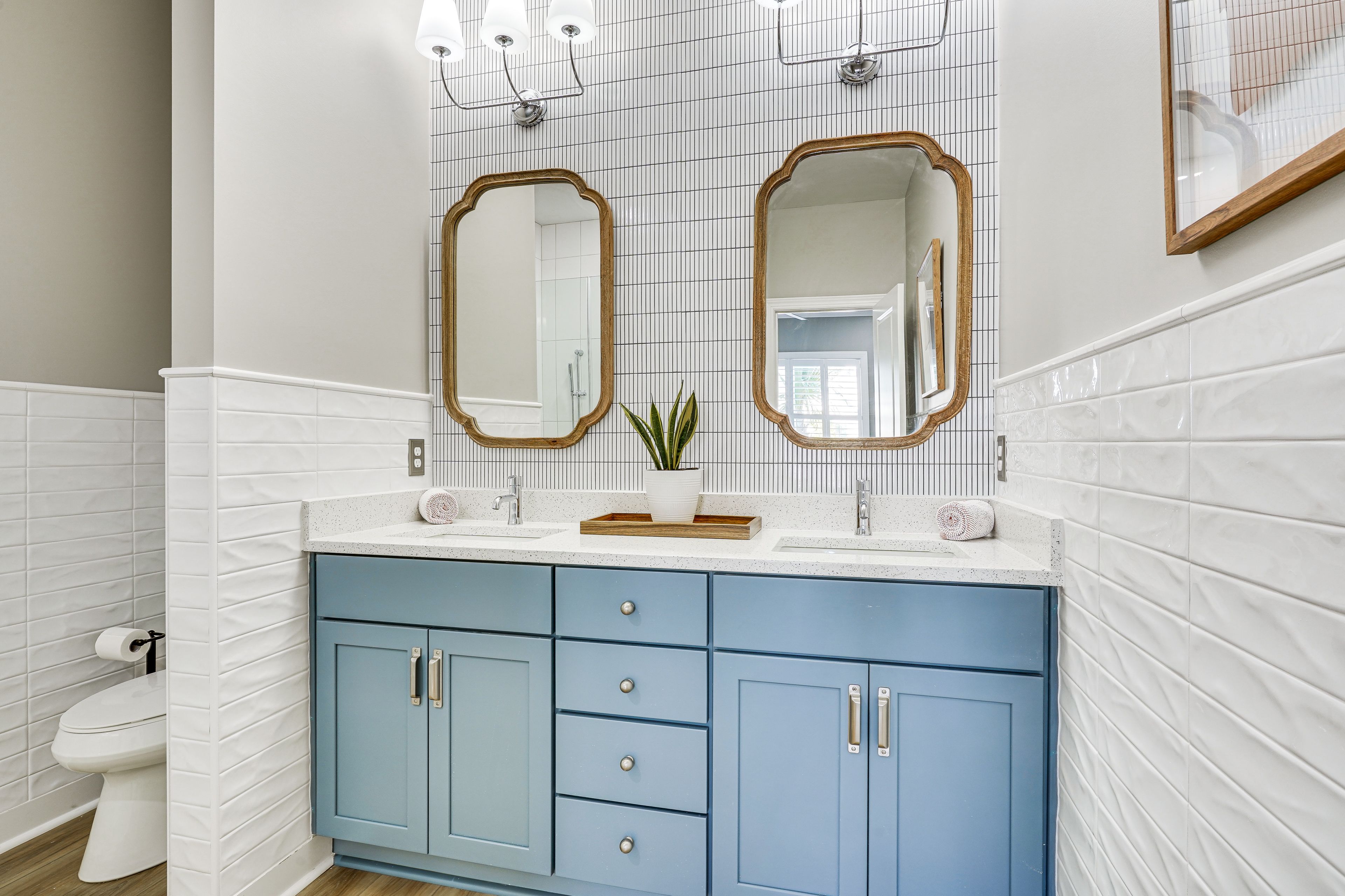 Full Bathroom | 2nd Floor | Towels Provided