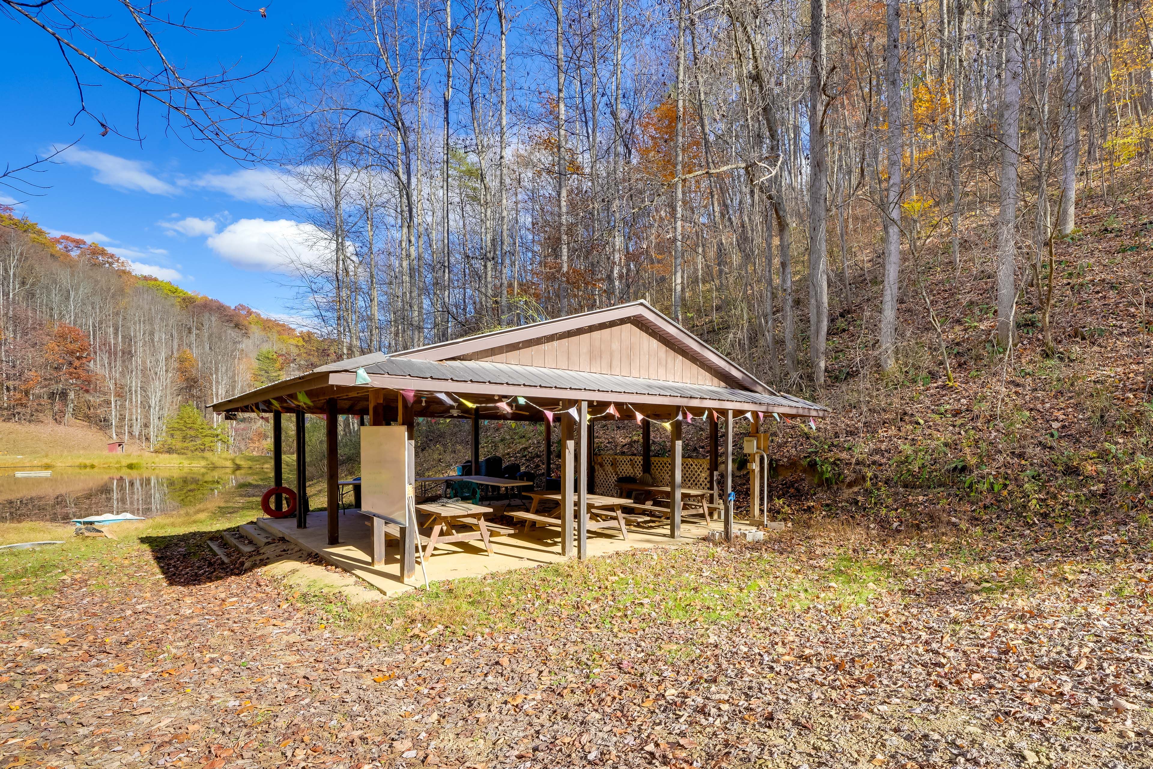 Shared Outdoor Amenities | Pond | Kayaks | Walking Trails