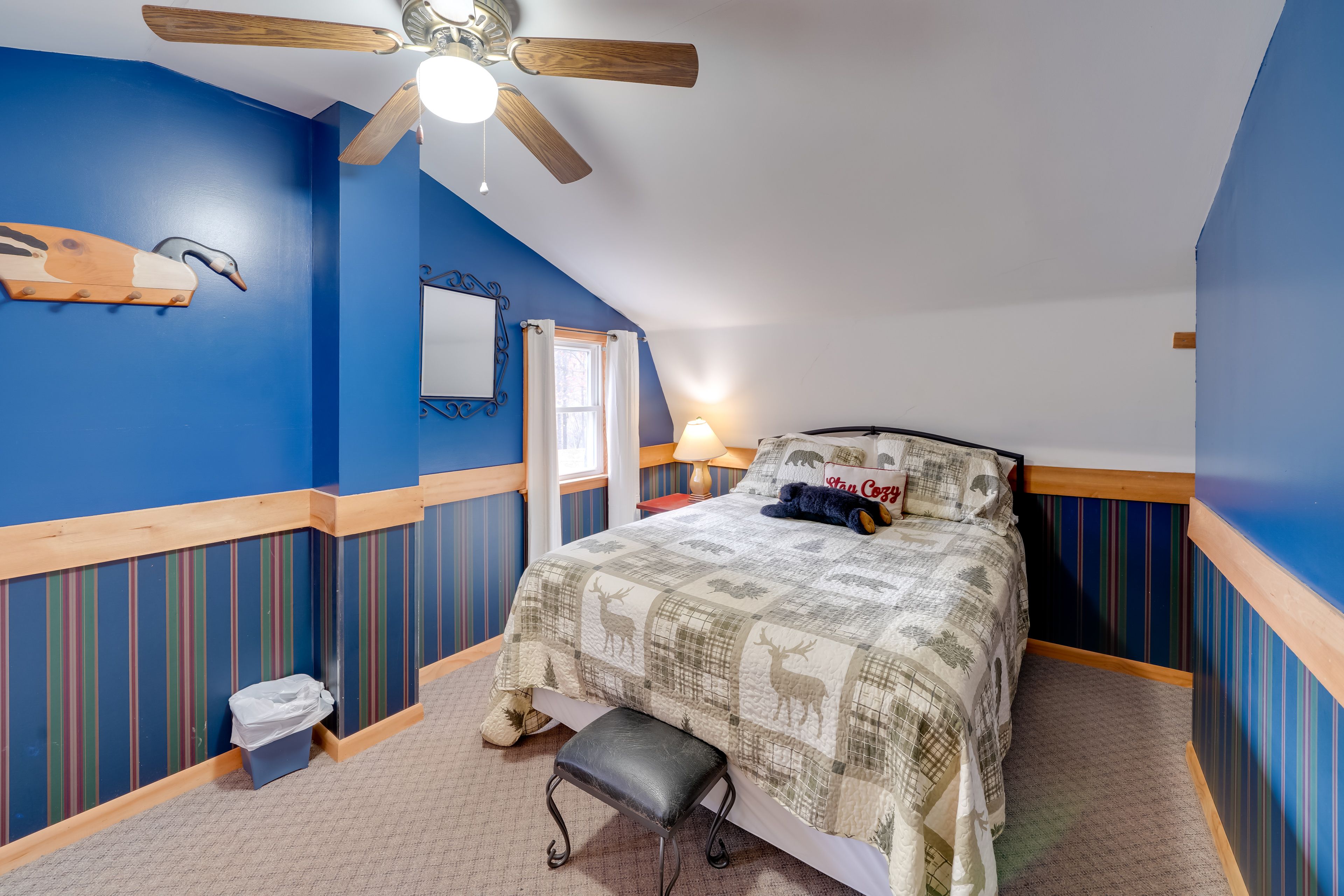 Bedroom 2 | Queen Bed | 2nd Floor