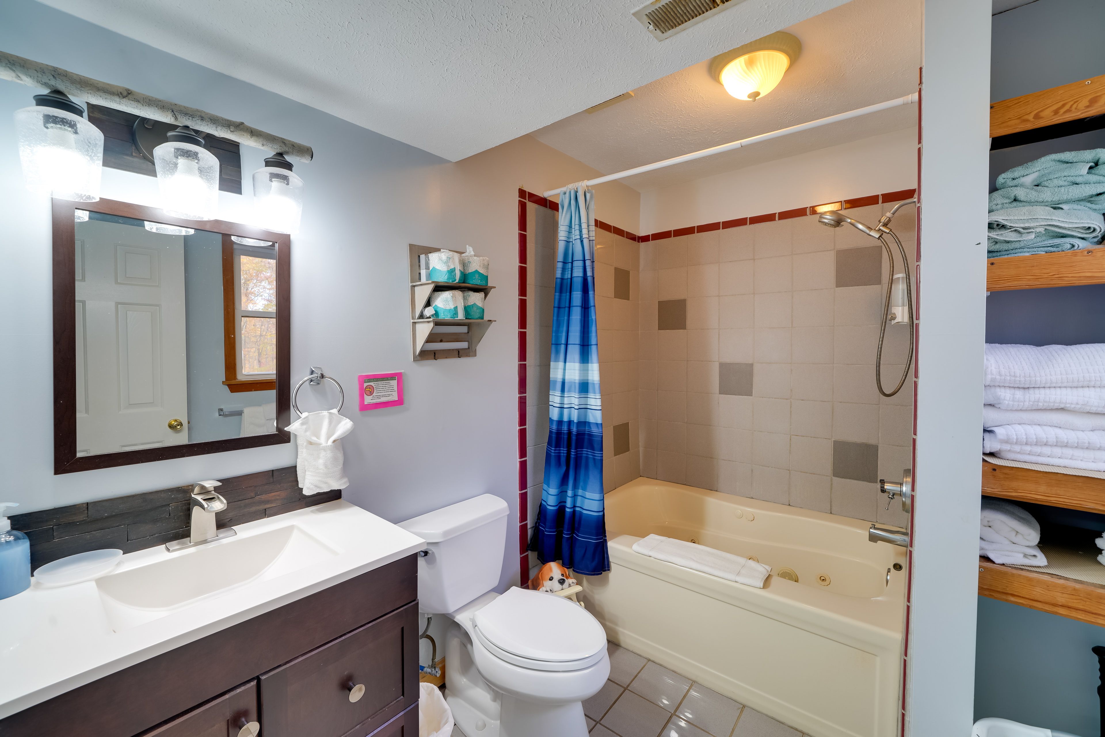 Full Bathroom | 1st Floor