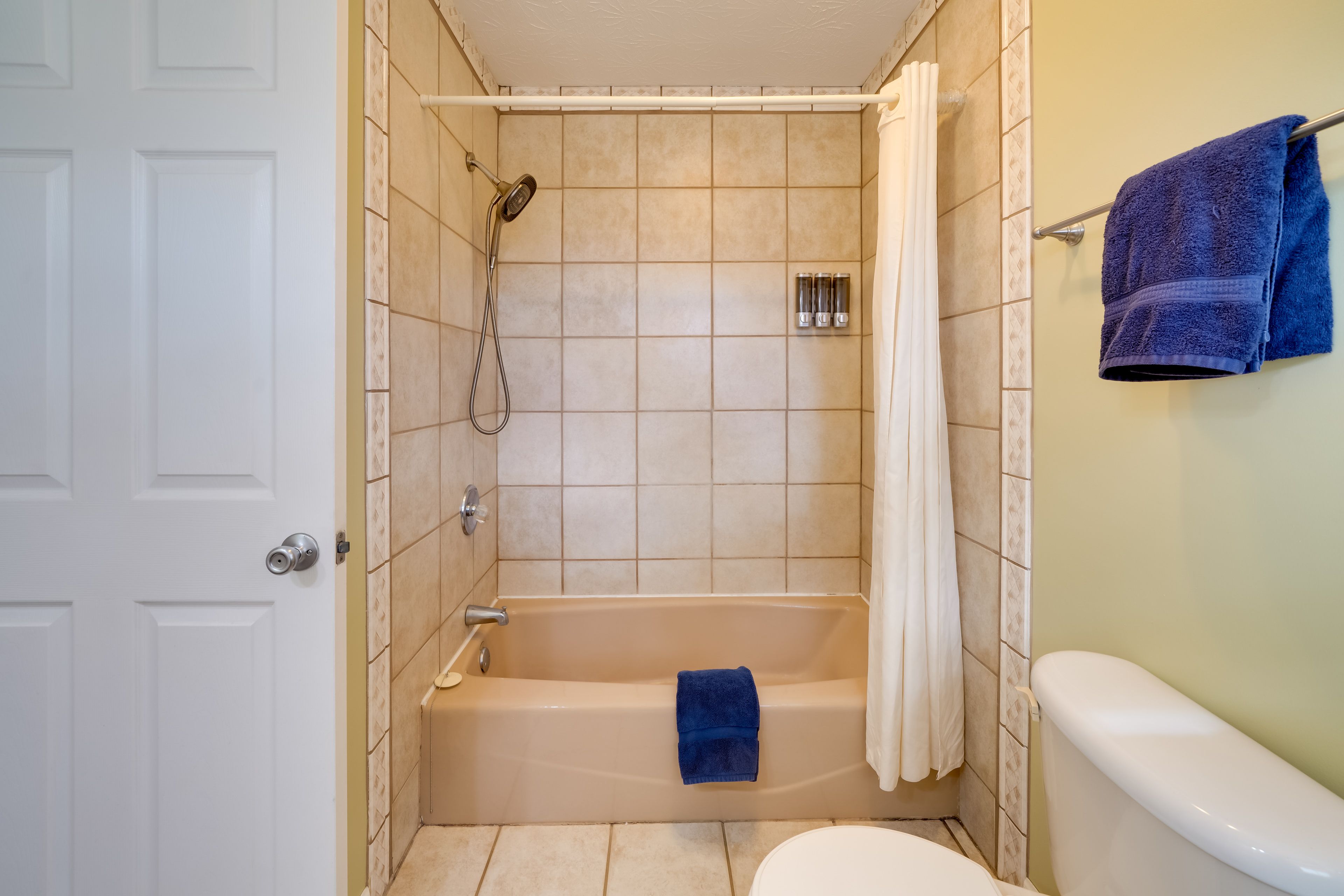 Full Bathroom | Main Floor