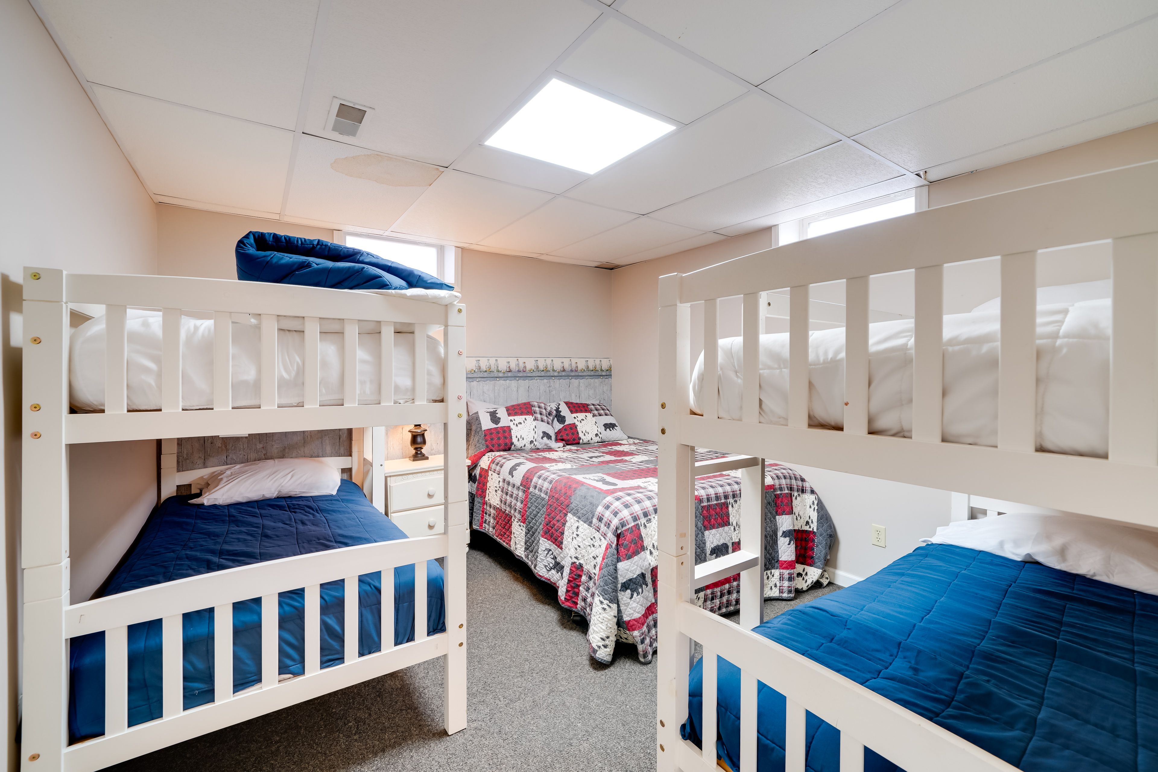 Bedroom 6 | Queen Bed | 2 Twin Bunk Beds