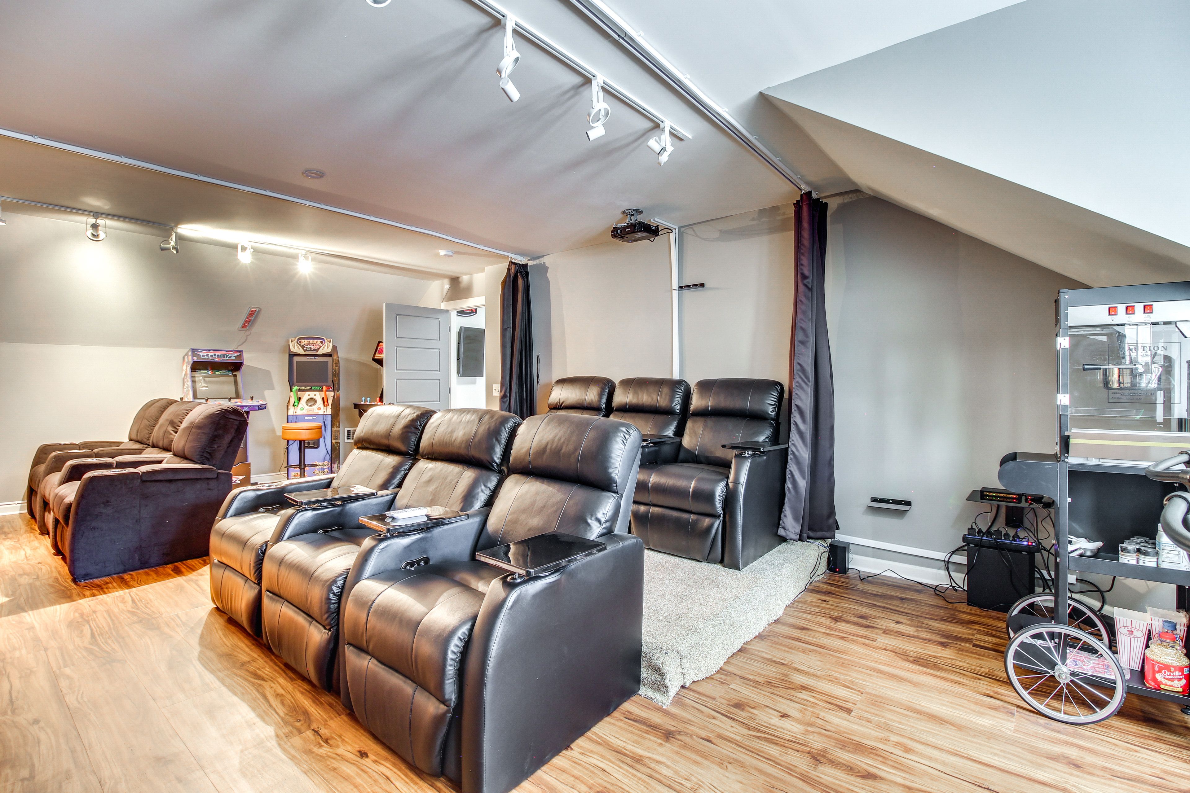 Game Room | Theater Seats & Projector | Popcorn Machine