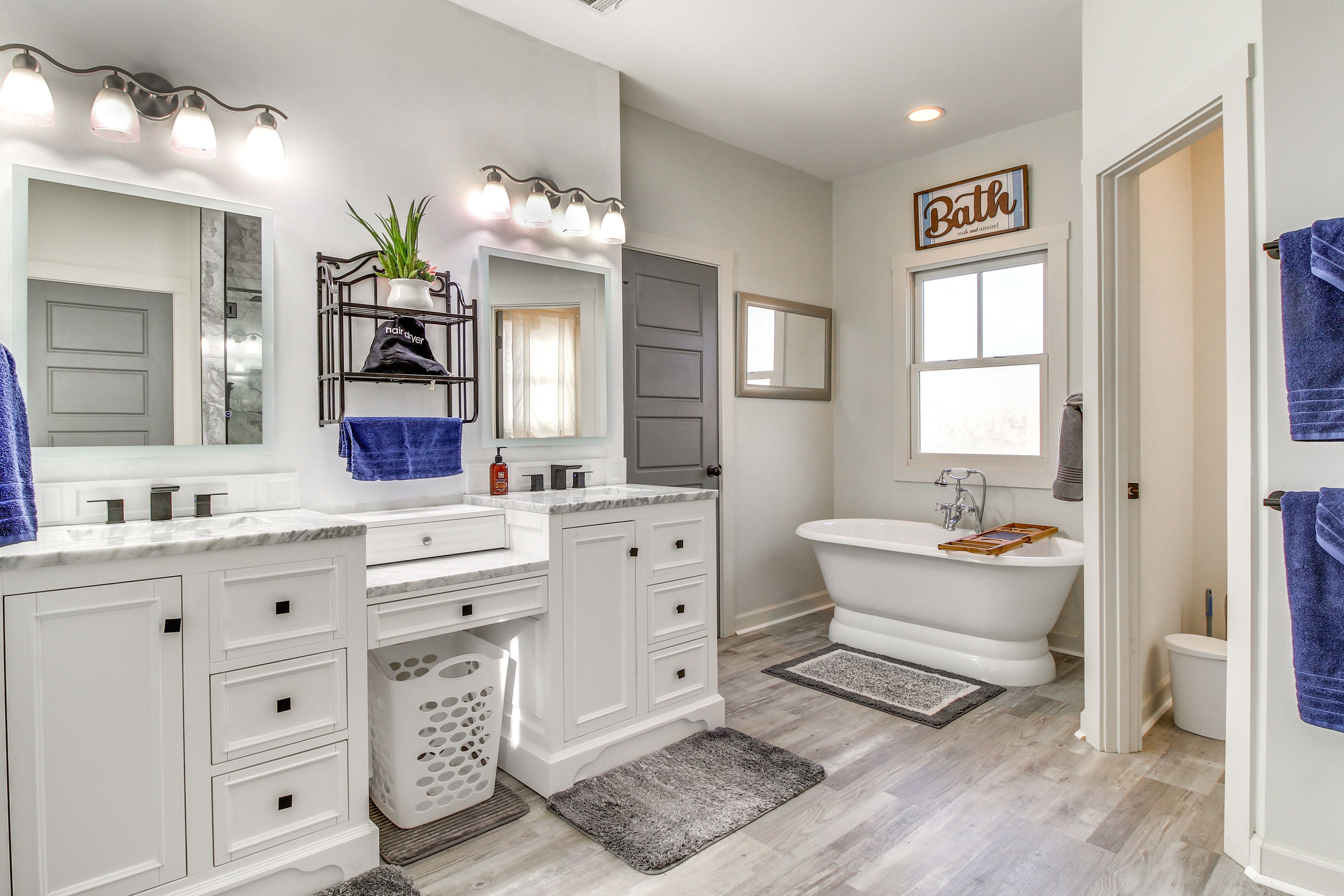 En-Suite Bathroom | Towels Provided | 1st Floor