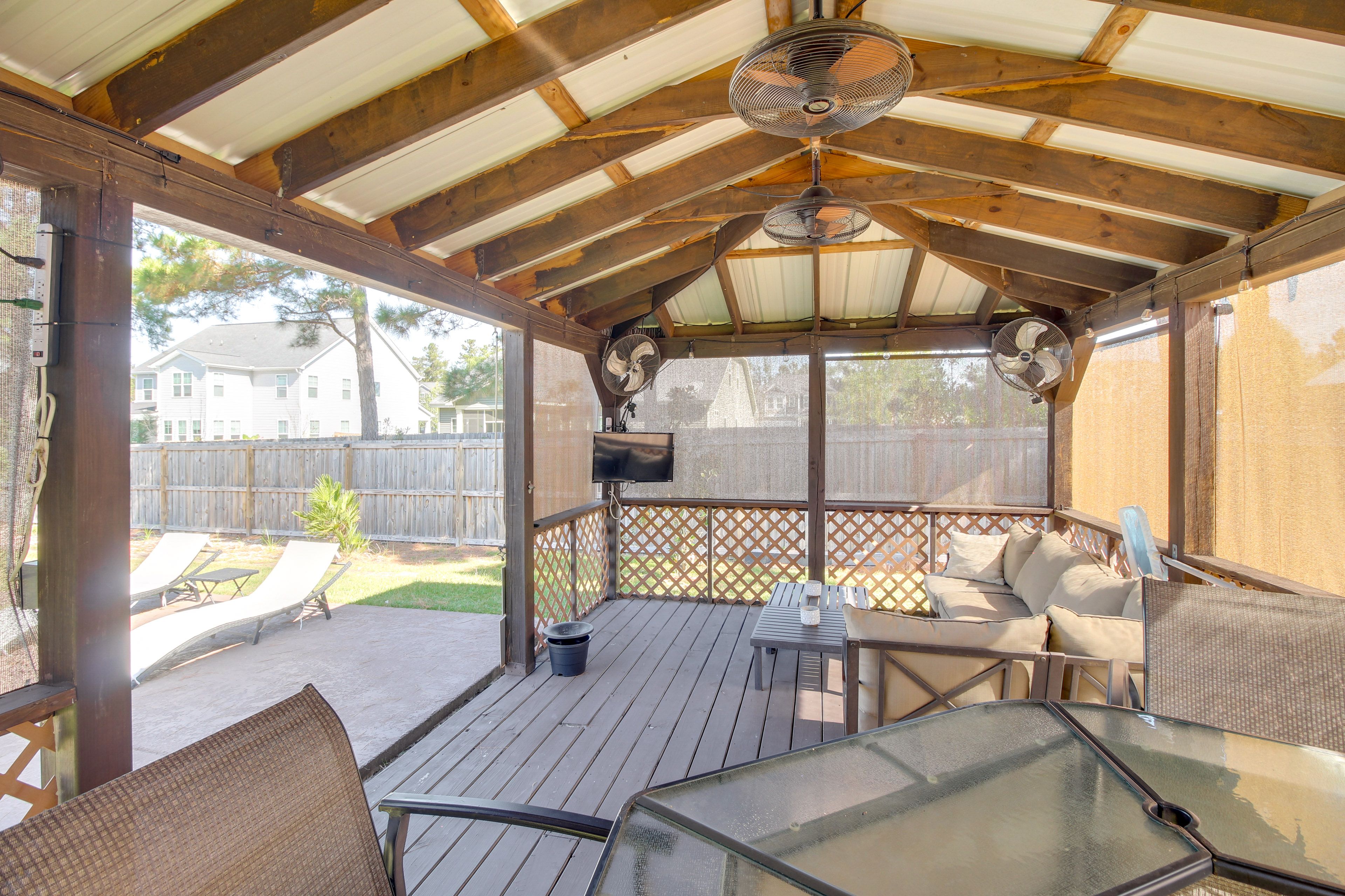Gazebo | Outdoor Dining | TV Lounge Area