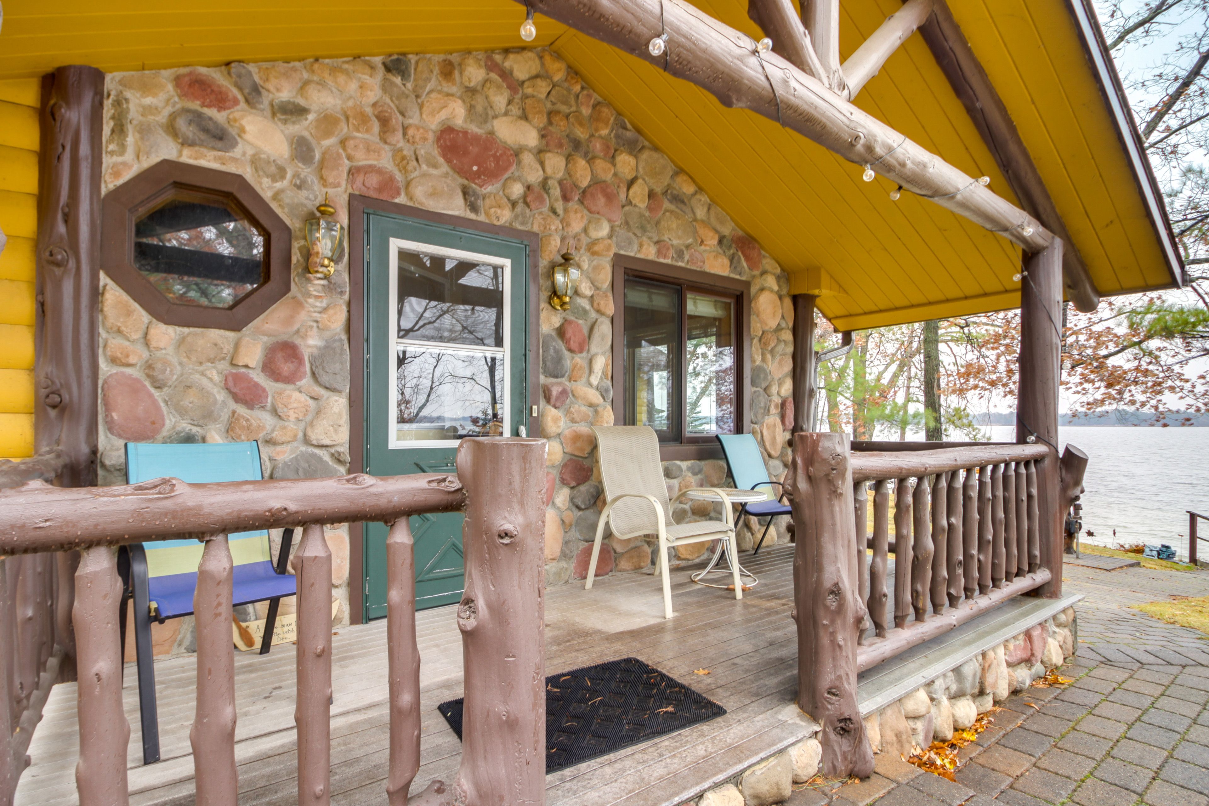 Front Porch | Lounge Seating