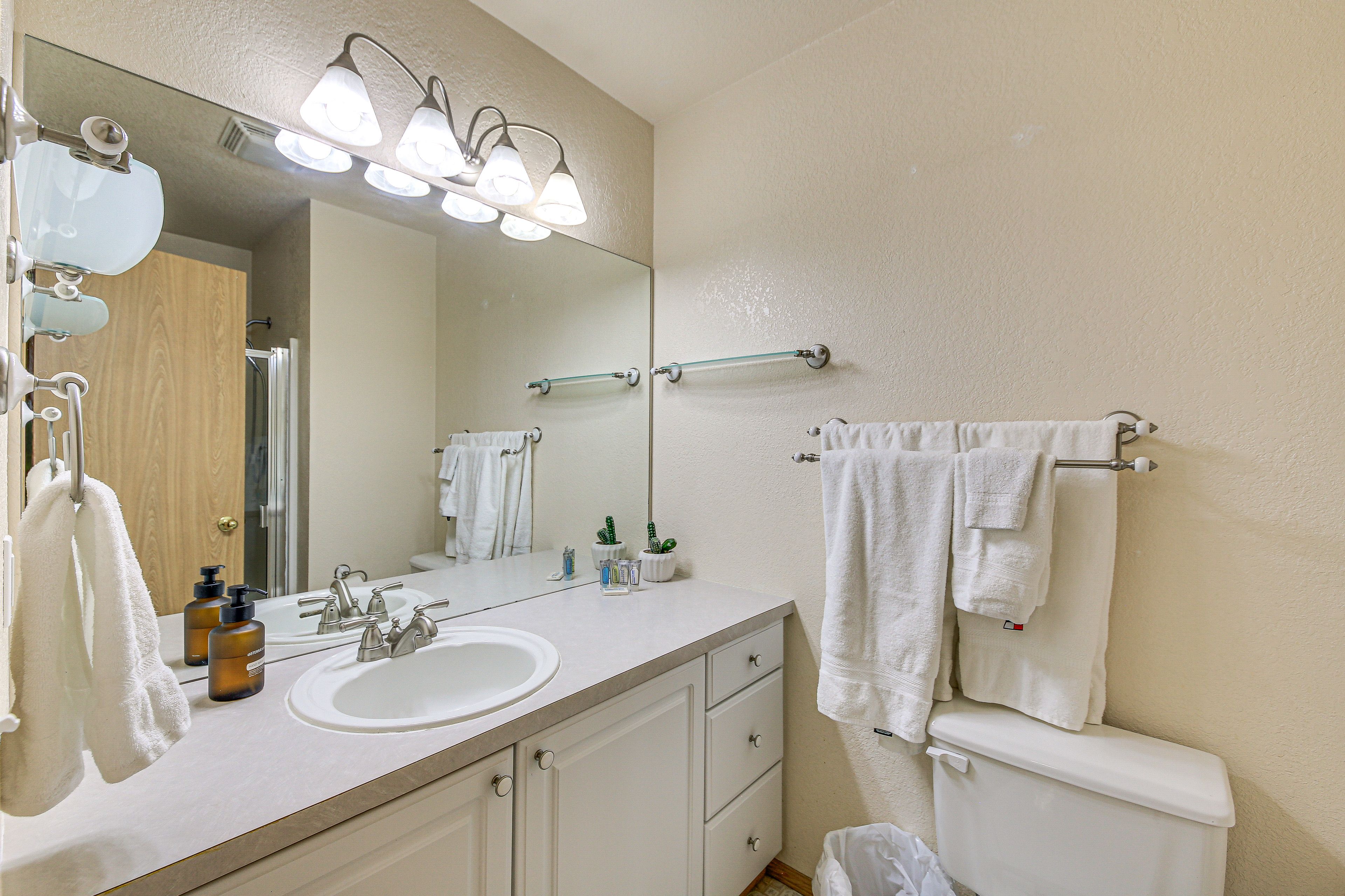 En-Suite Bathroom | Towels Provided | Hair Dryer