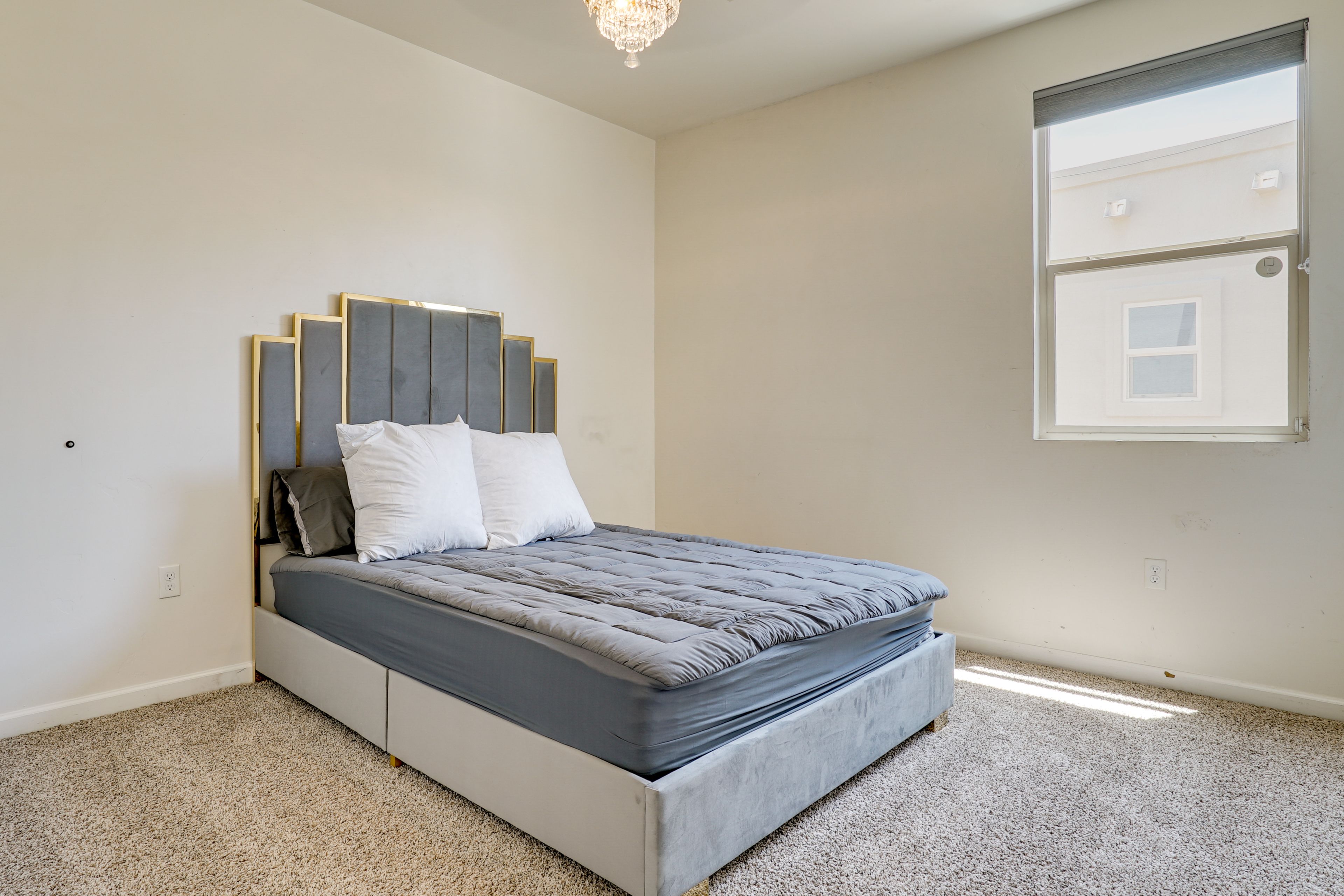 Bedroom 2 | Queen Bed