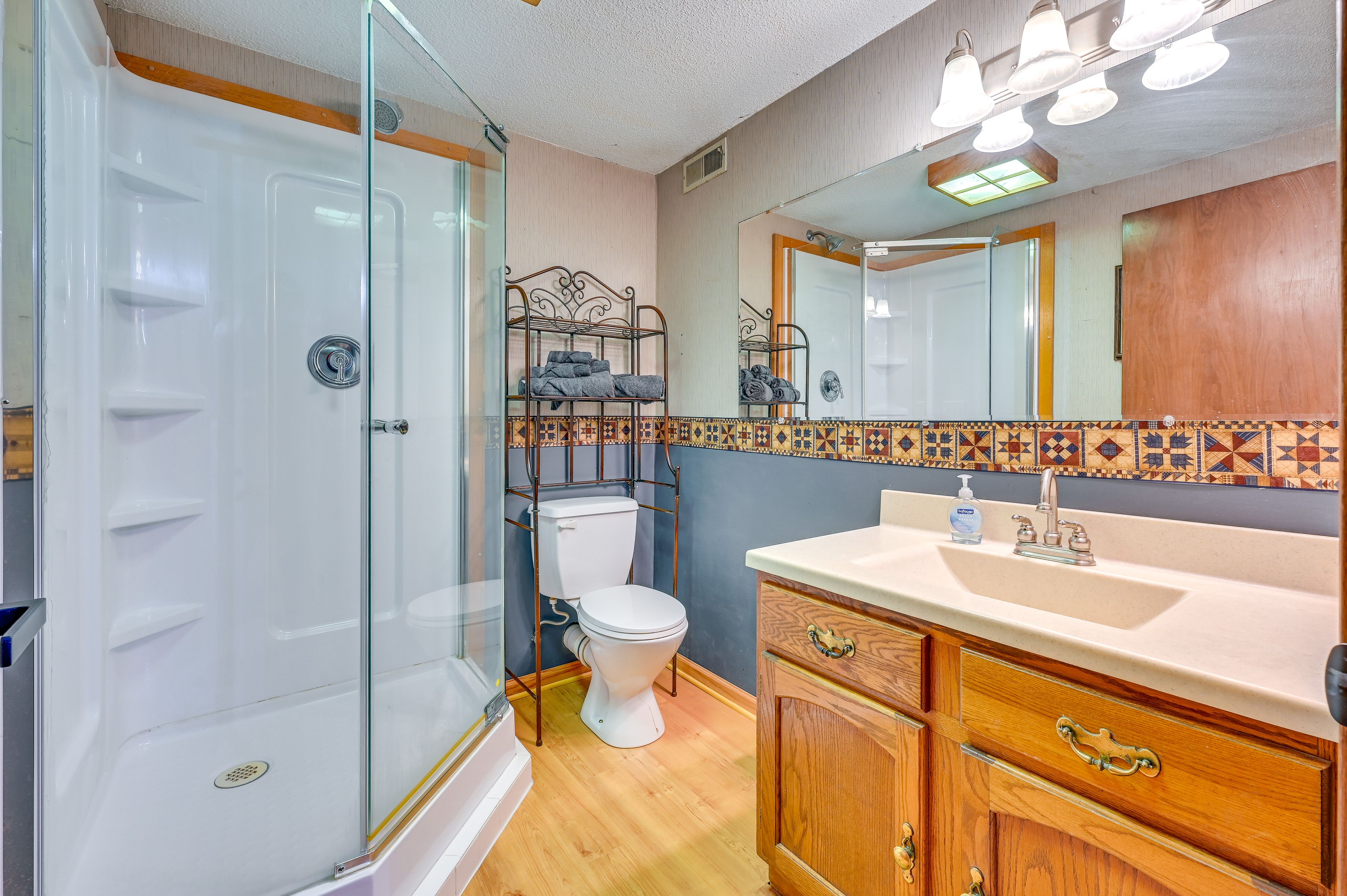 Full Bathroom | Basement | Towels Provided