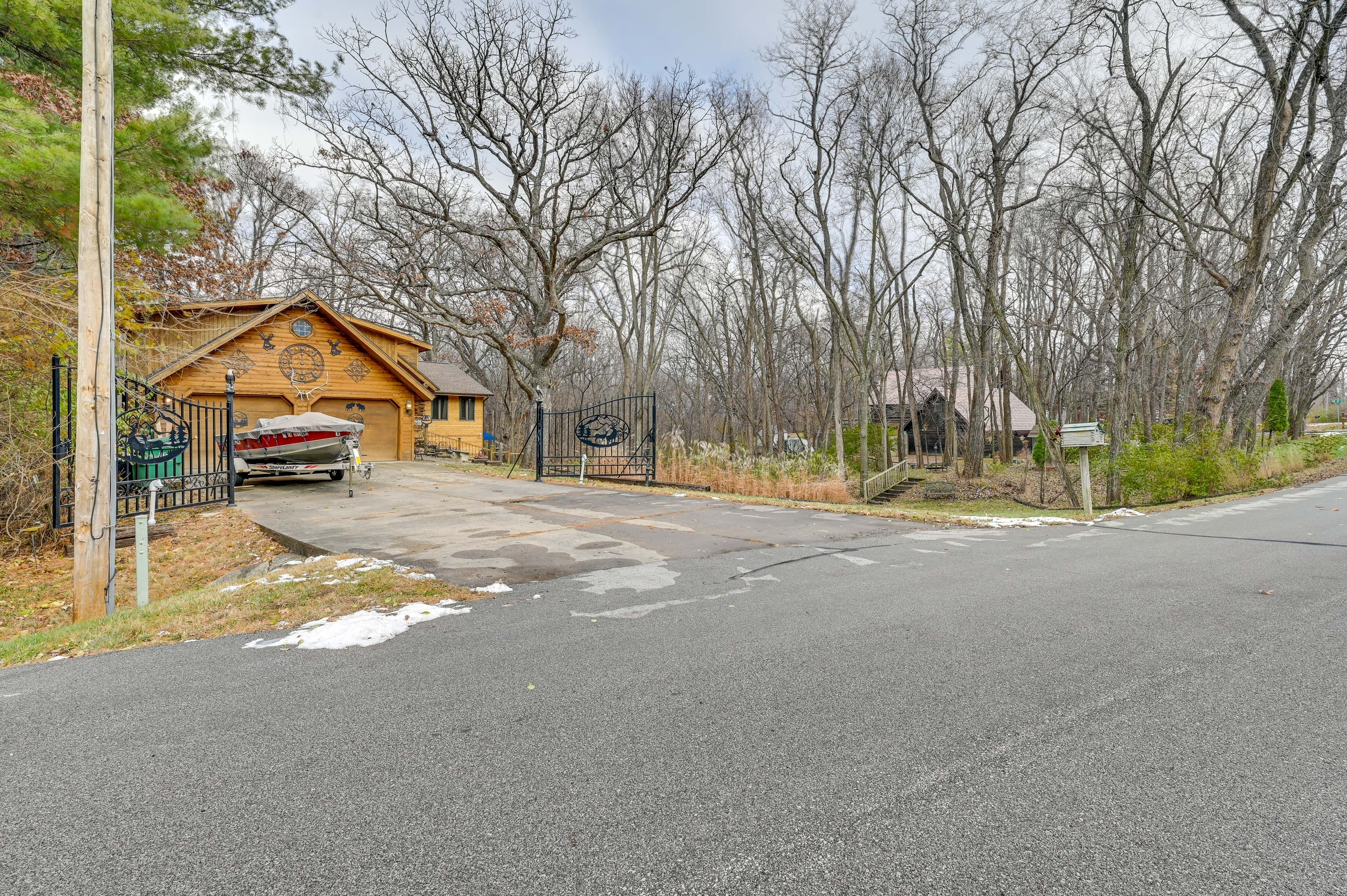 Parking | Driveway (3 Vehicles) | Free Street Parking (First-Come, First-Served)