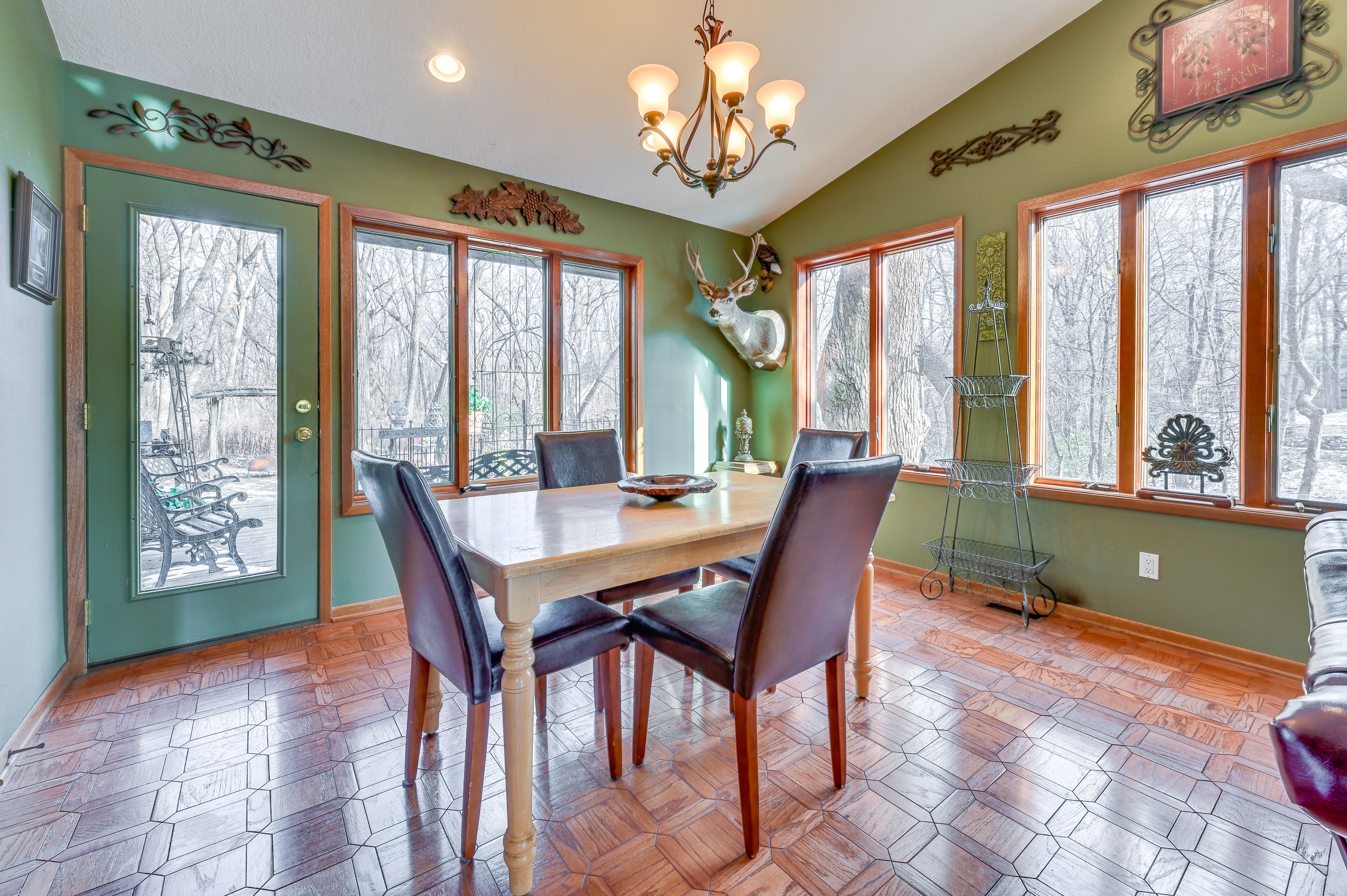Breakfast Nook | 1st Floor