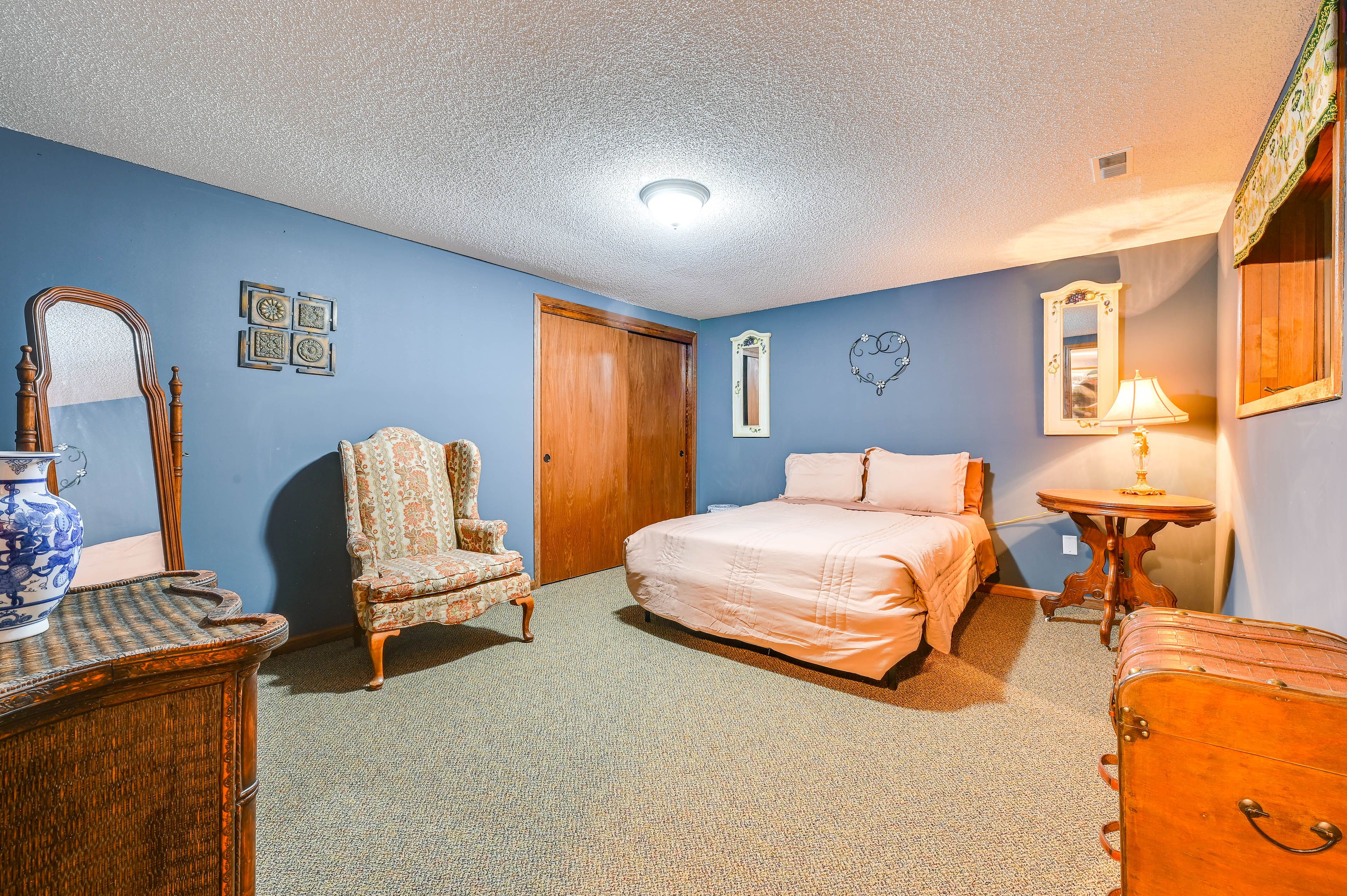 Bedroom 3 | Basement | Queen Bed | Linens Provided