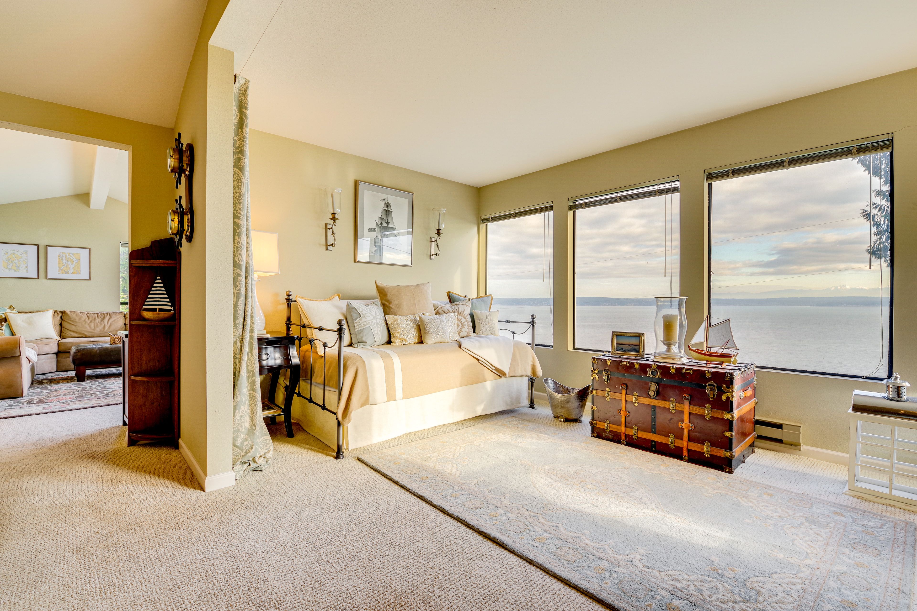 Sitting Room | Twin Daybed