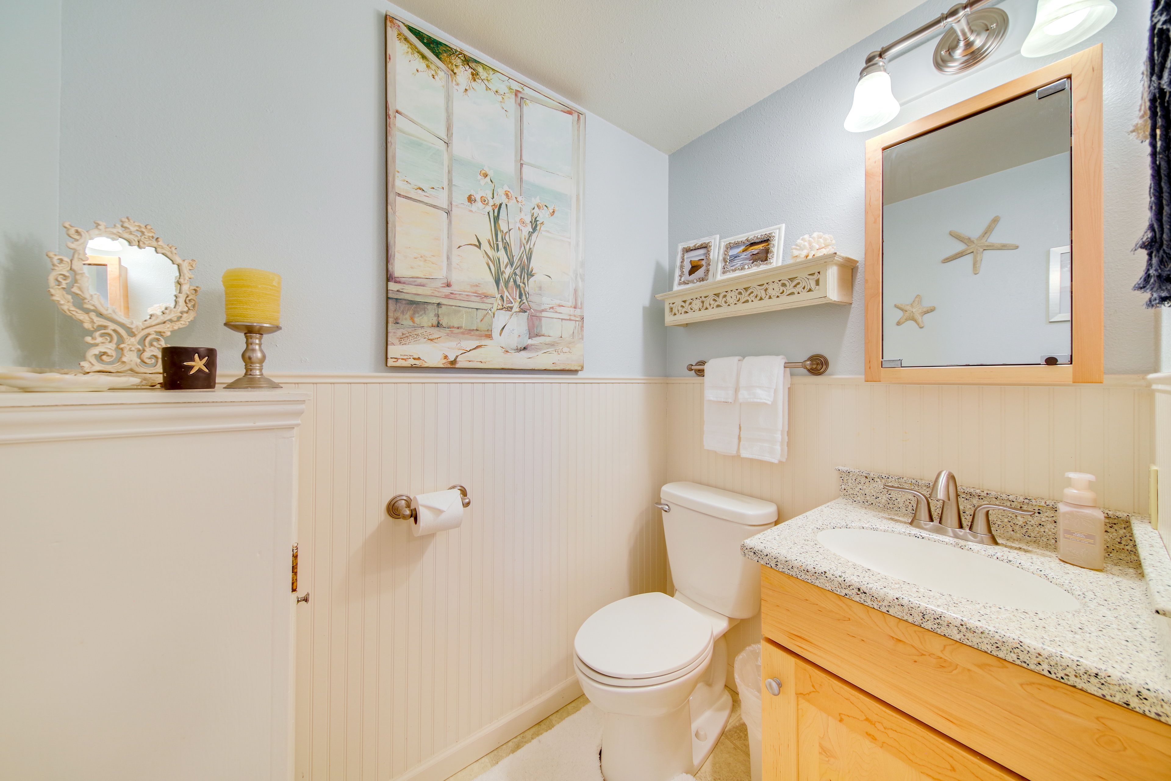 Full Bathroom | Towels Provided
