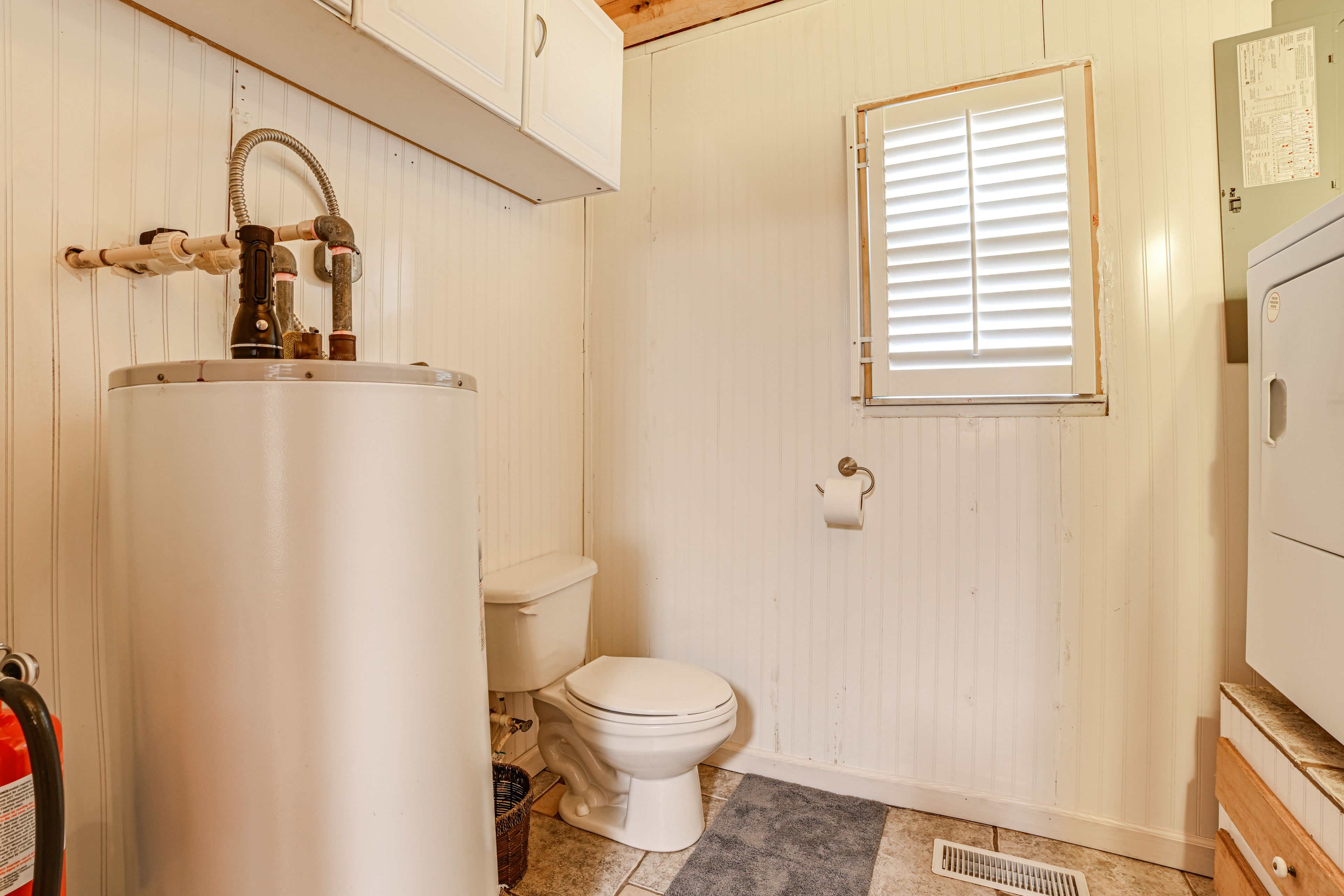 Half Bathroom | 1st Floor