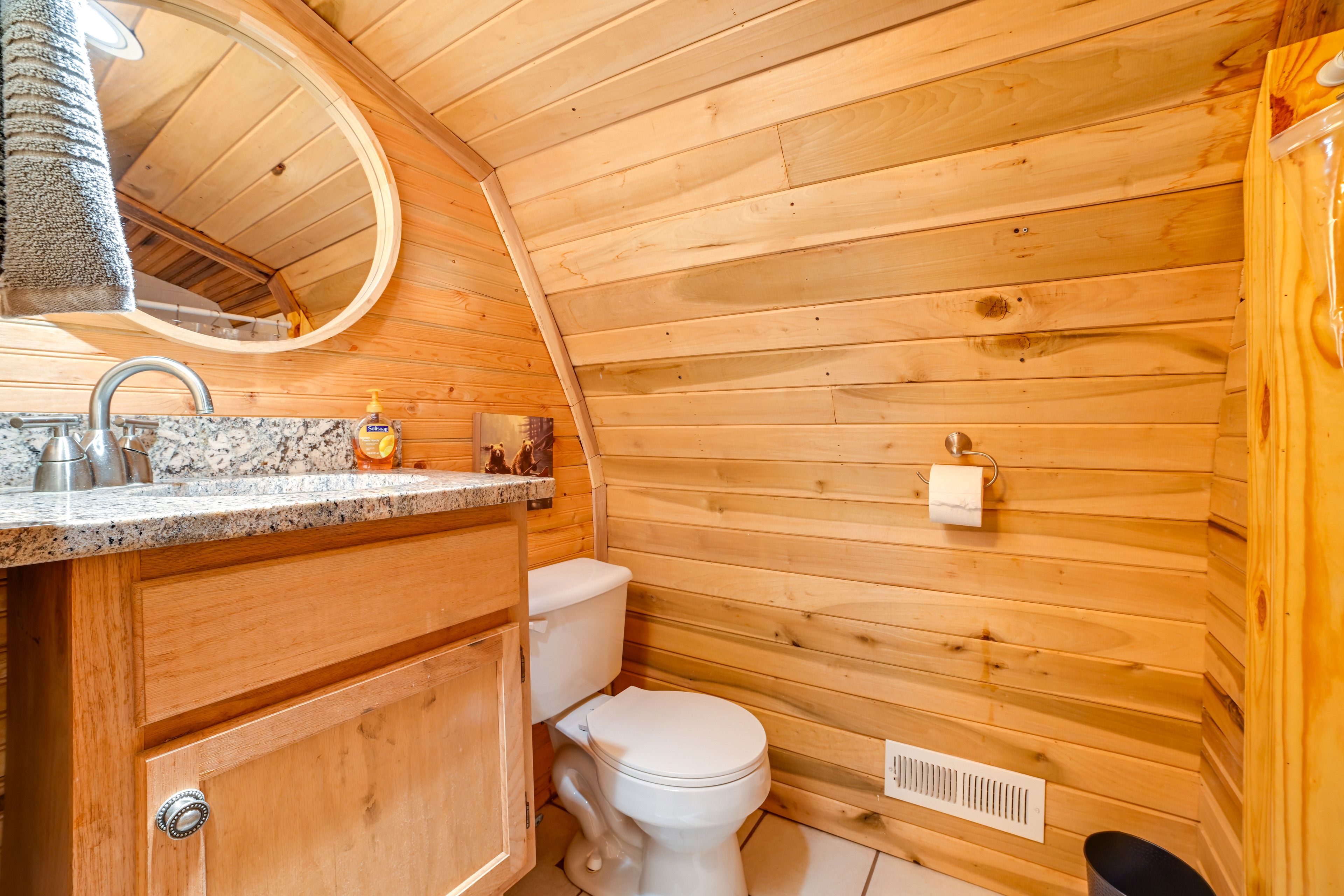 Full Bathroom | 2nd Floor