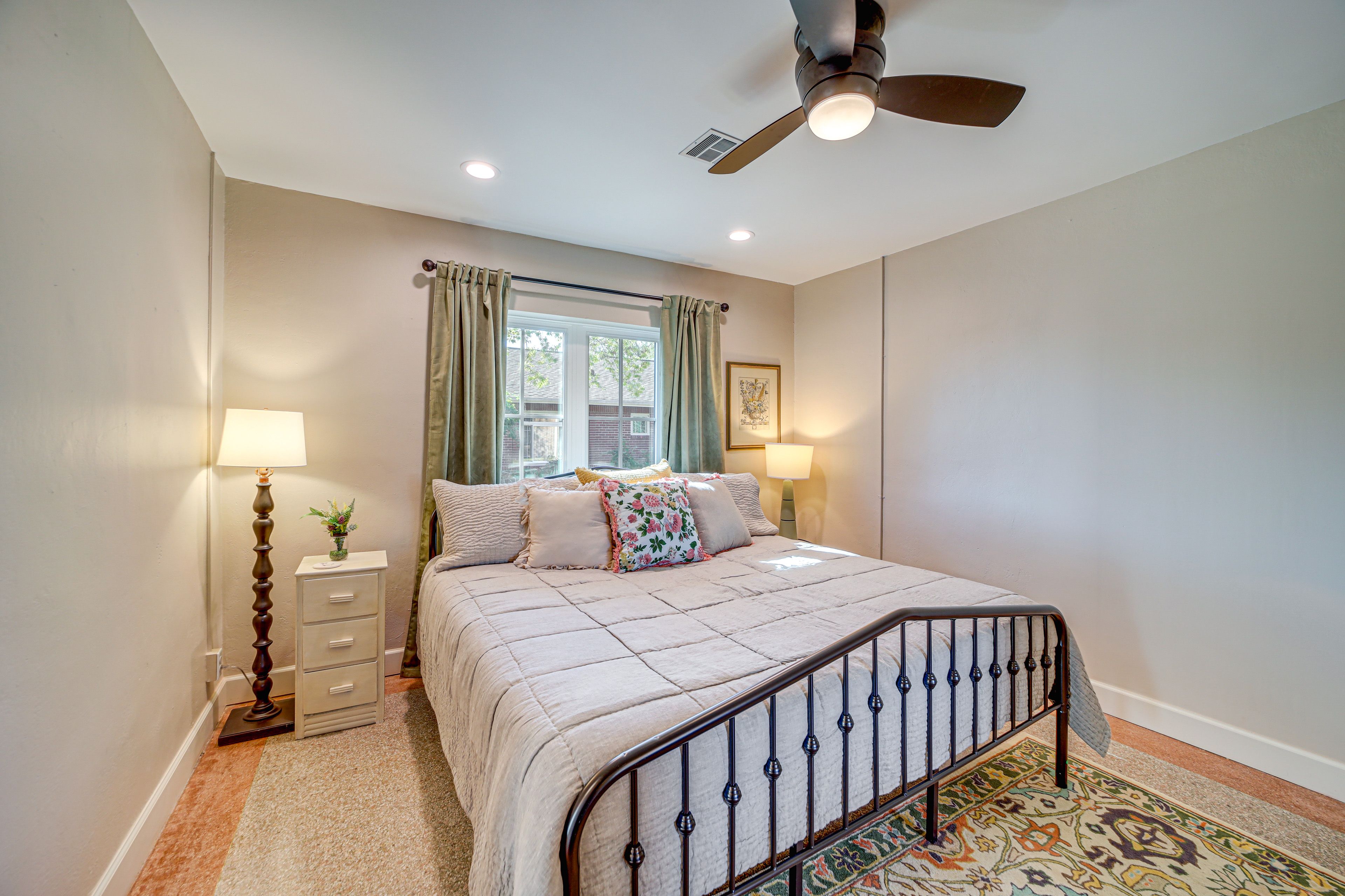 Bedroom 2 | King Bed