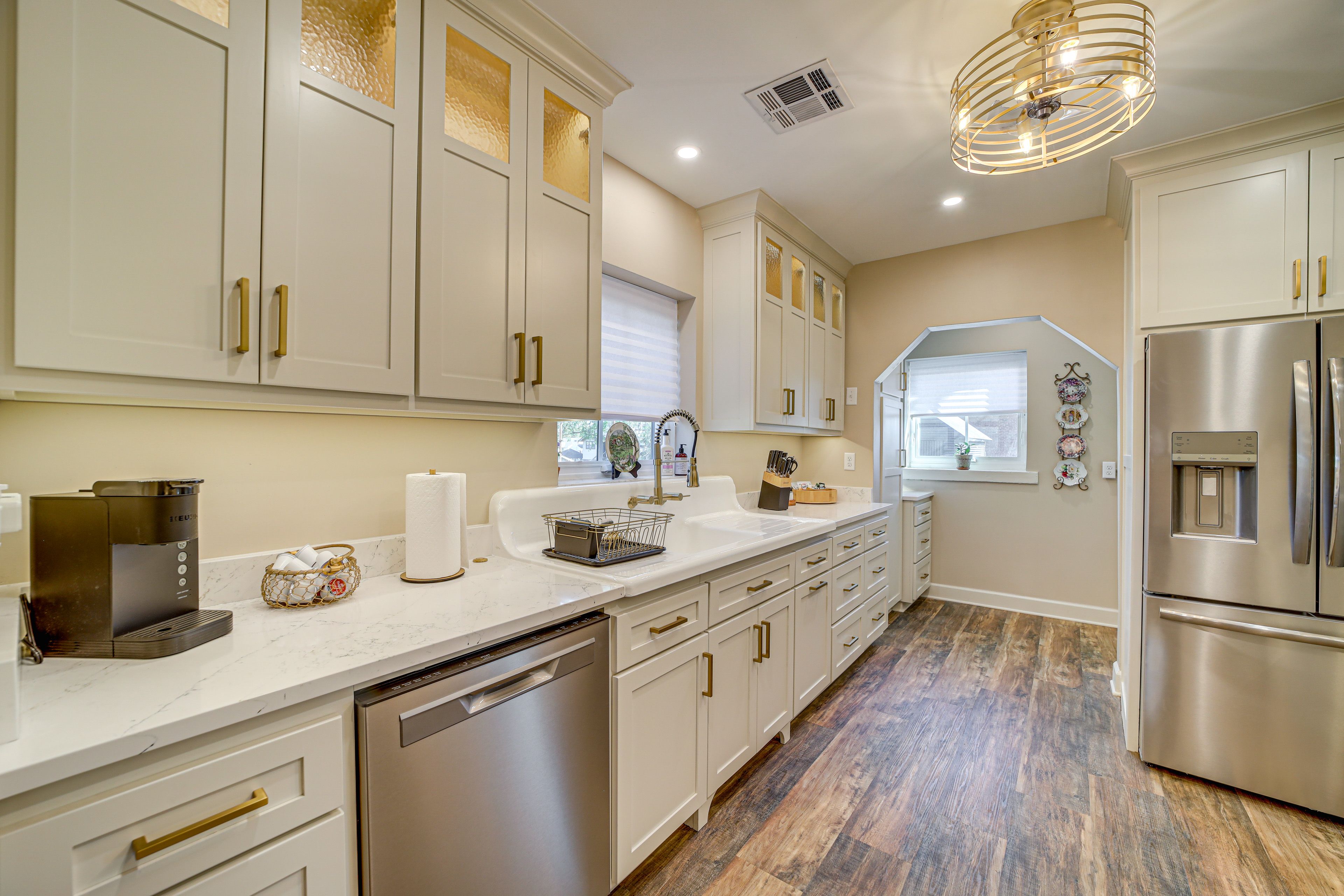 Kitchen | Dishwasher | Crockpot