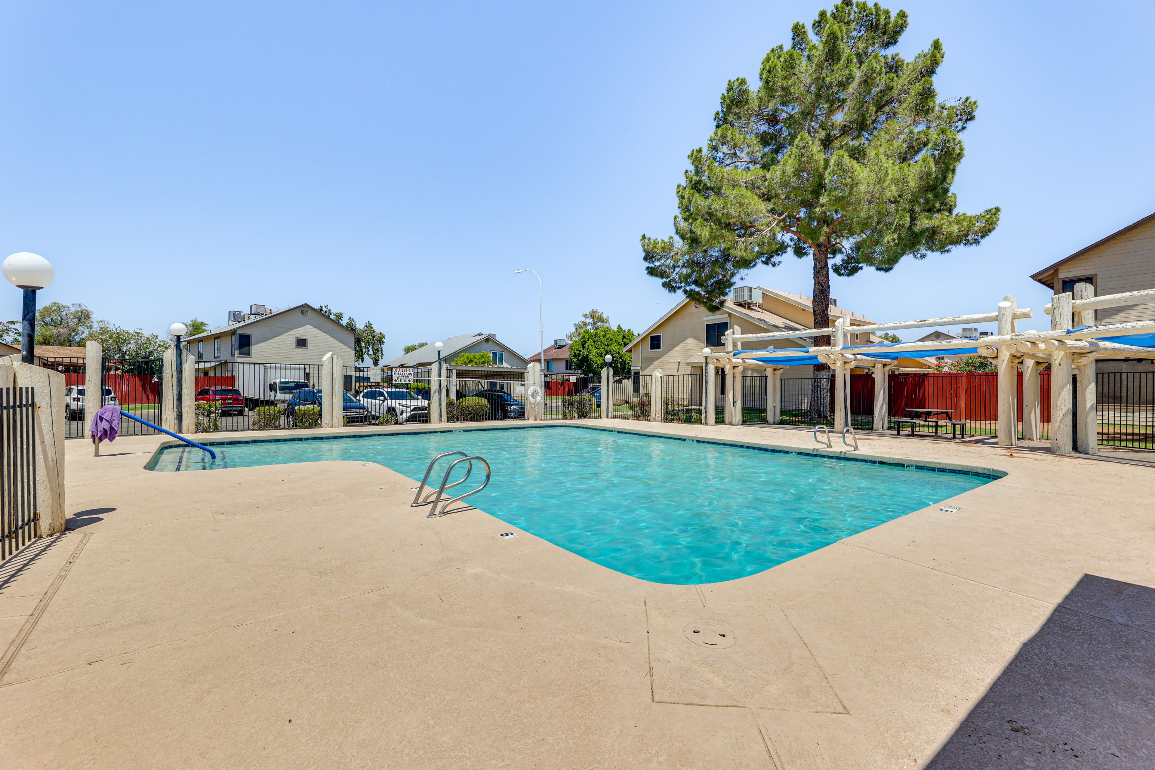 Mesa Vacation Rental | 1BR | 2BA | 1,000 Sq Ft | 1 Step Required