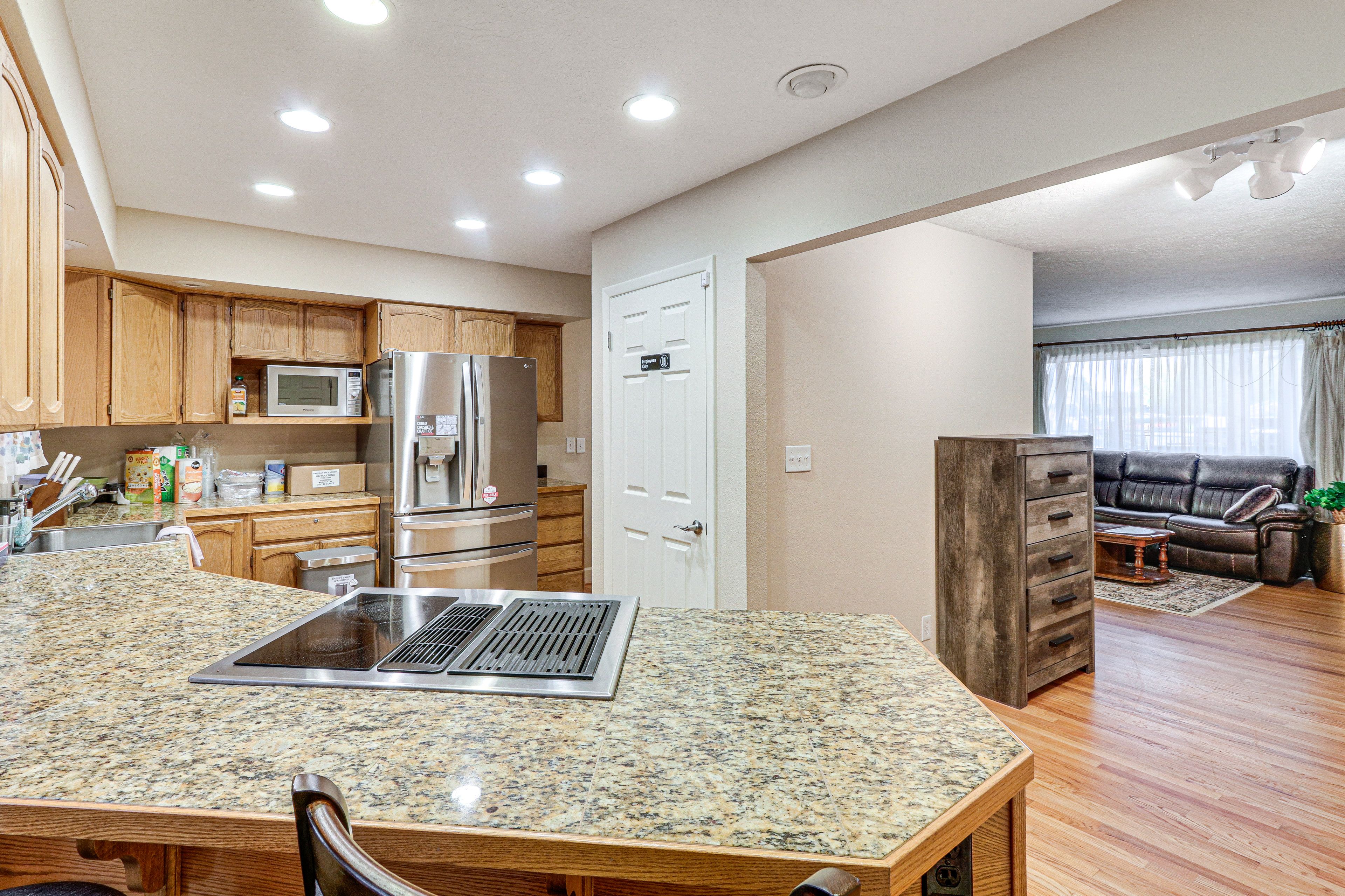 Kitchen | Trash Bags/Paper Towels | Main Floor