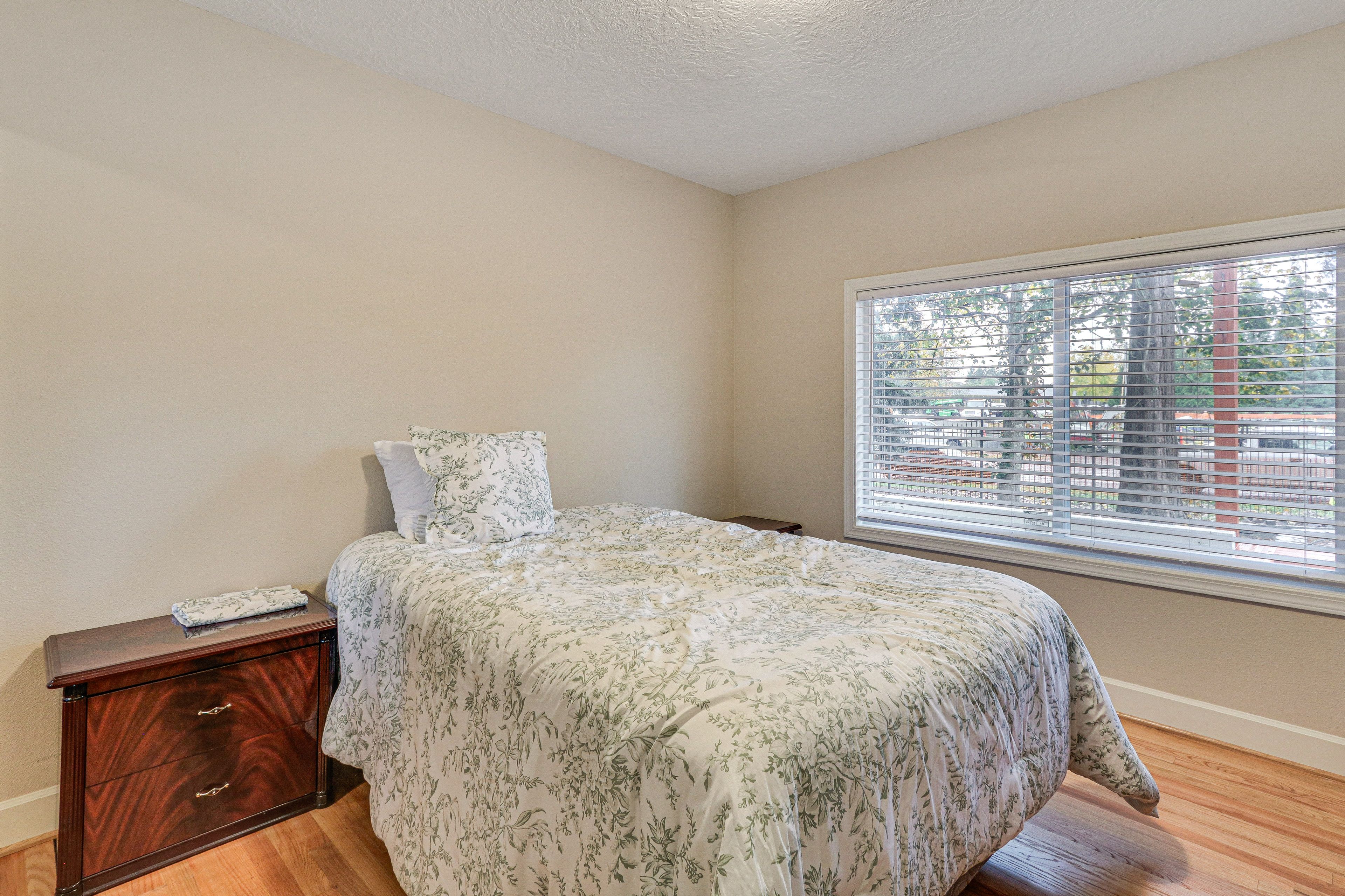 Bedroom 4 | Full Bed | Main Floor