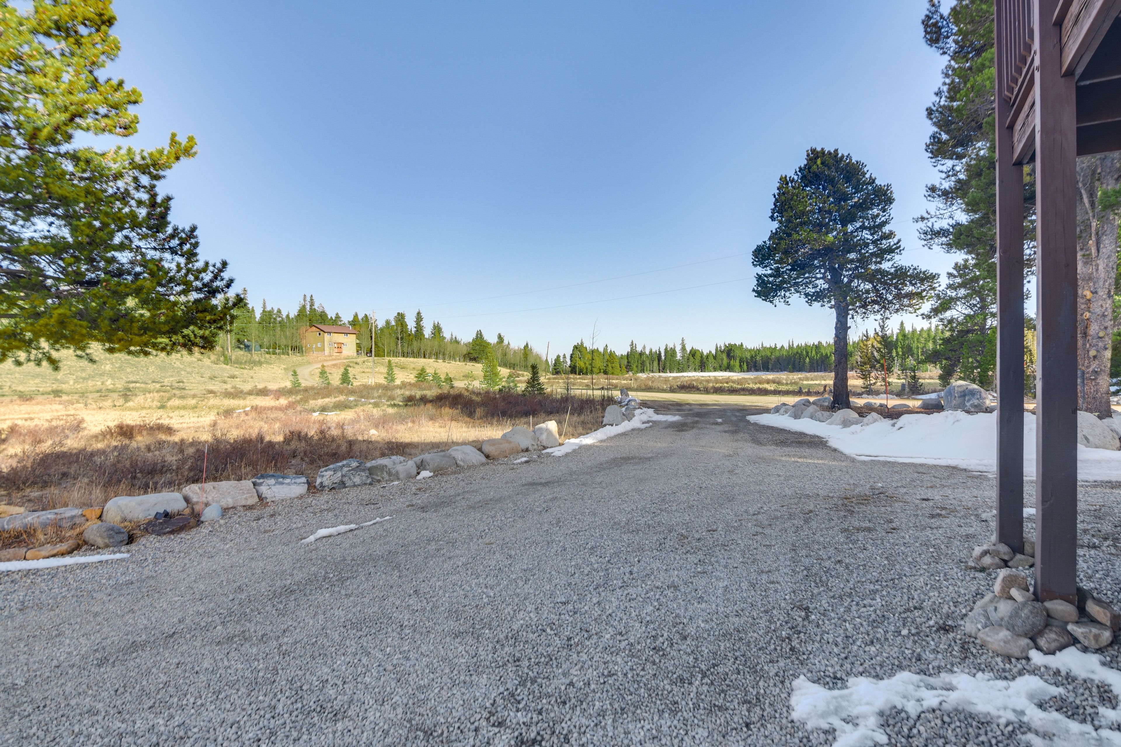Parking | Gravel Driveway (6 Vehicles) | RV/Trailer Parking Permitted