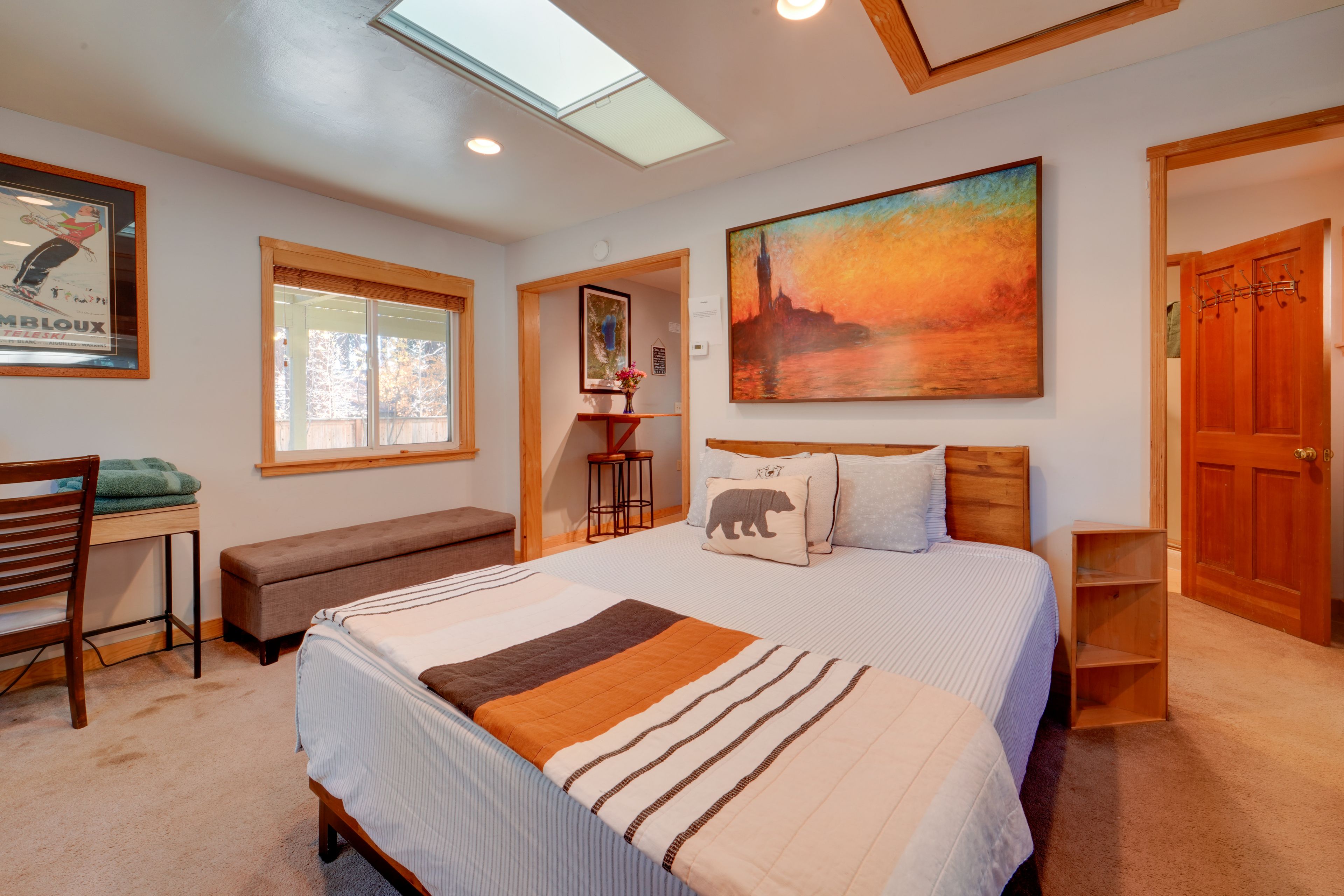 Studio | Sleeping Area | Queen Bed
