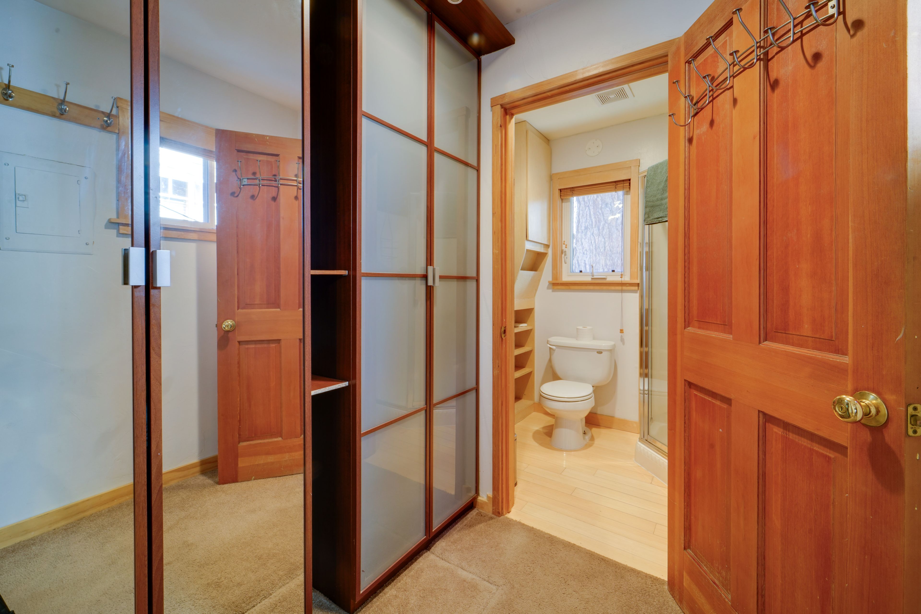 Studio | Full Bathroom | Linens/Towels | Complimentary Toiletries