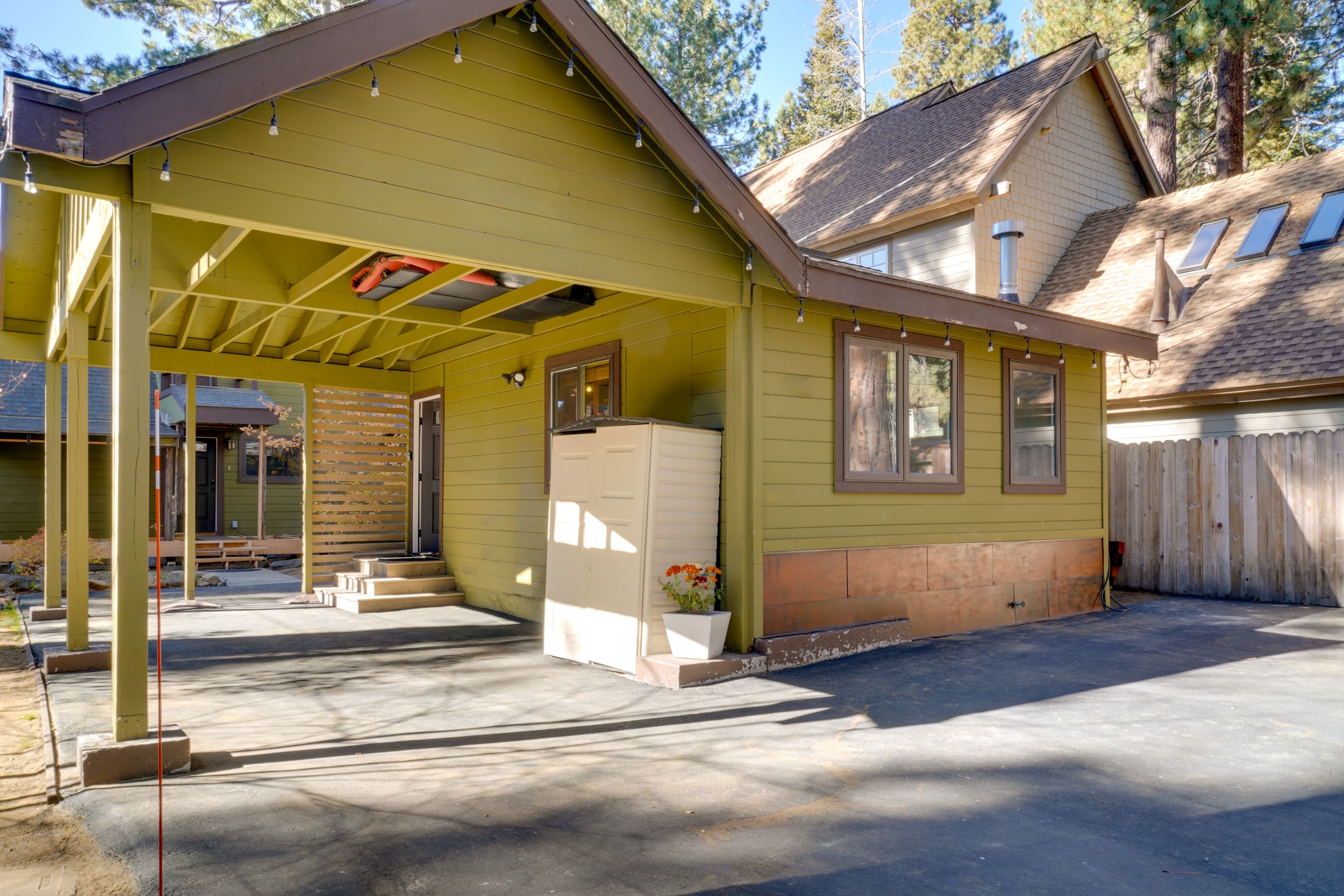 Property Exterior | Single-Story Studio