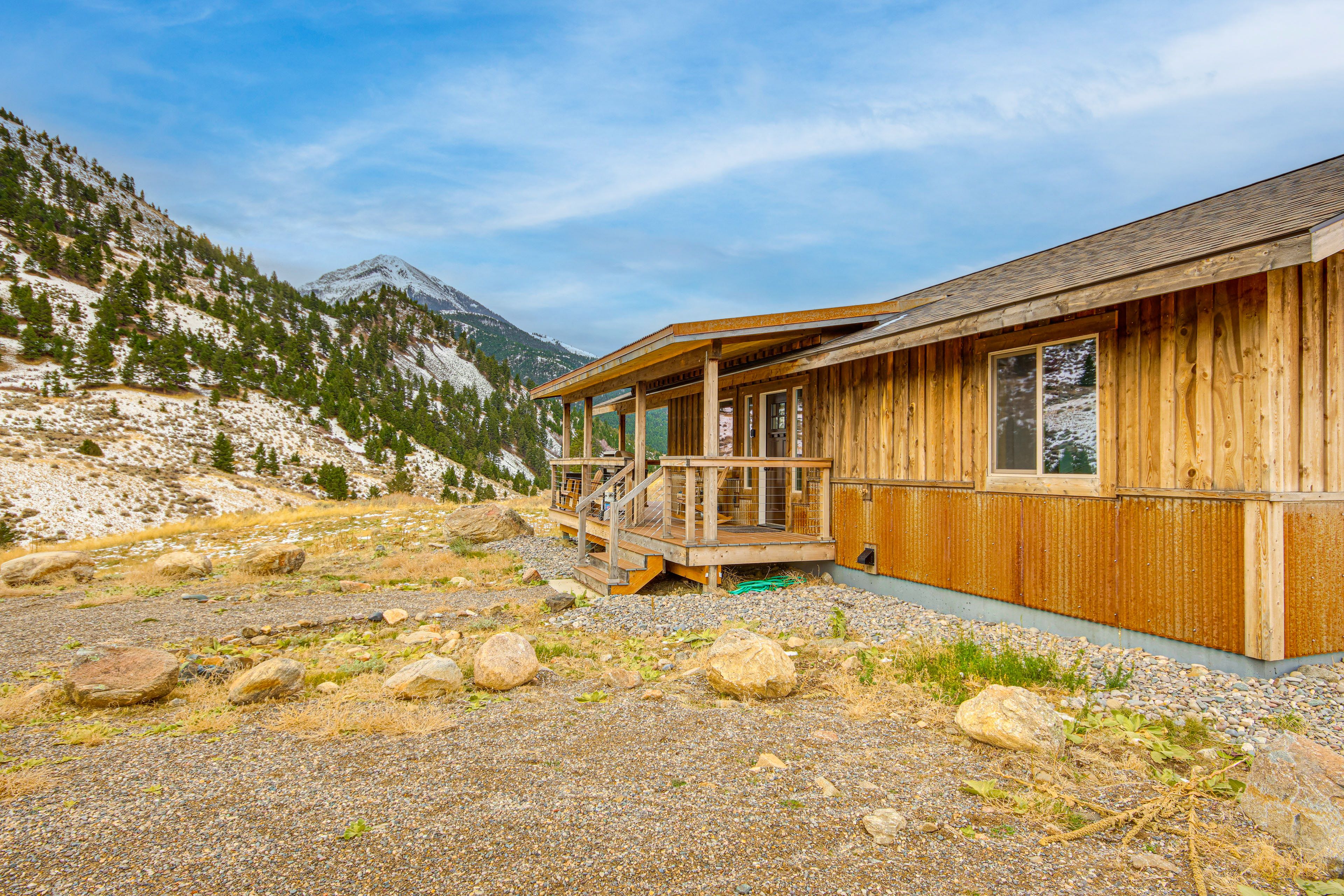 Cabin Exterior | Parking | Driveway (3 Vehicles)