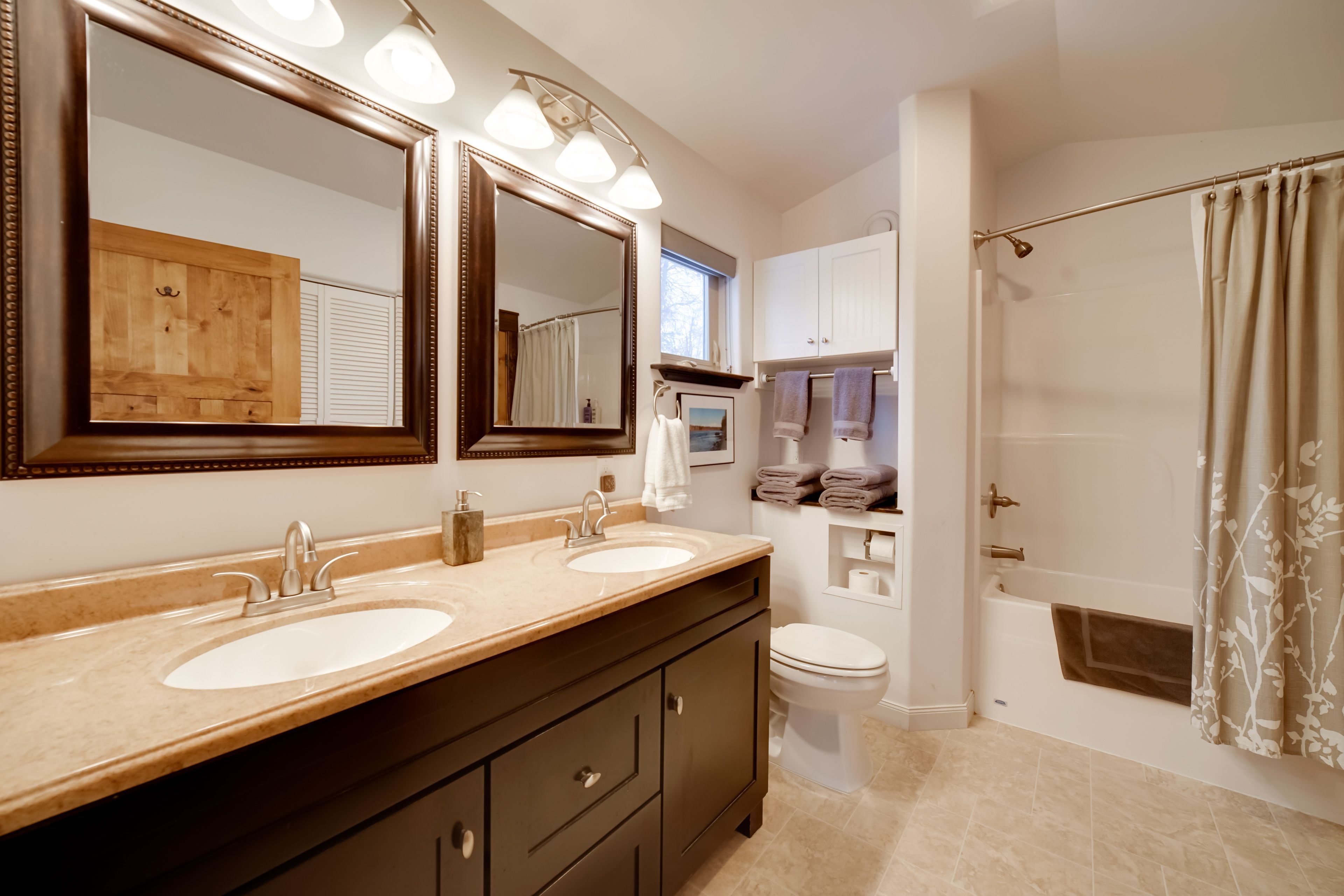 En-Suite Bathroom