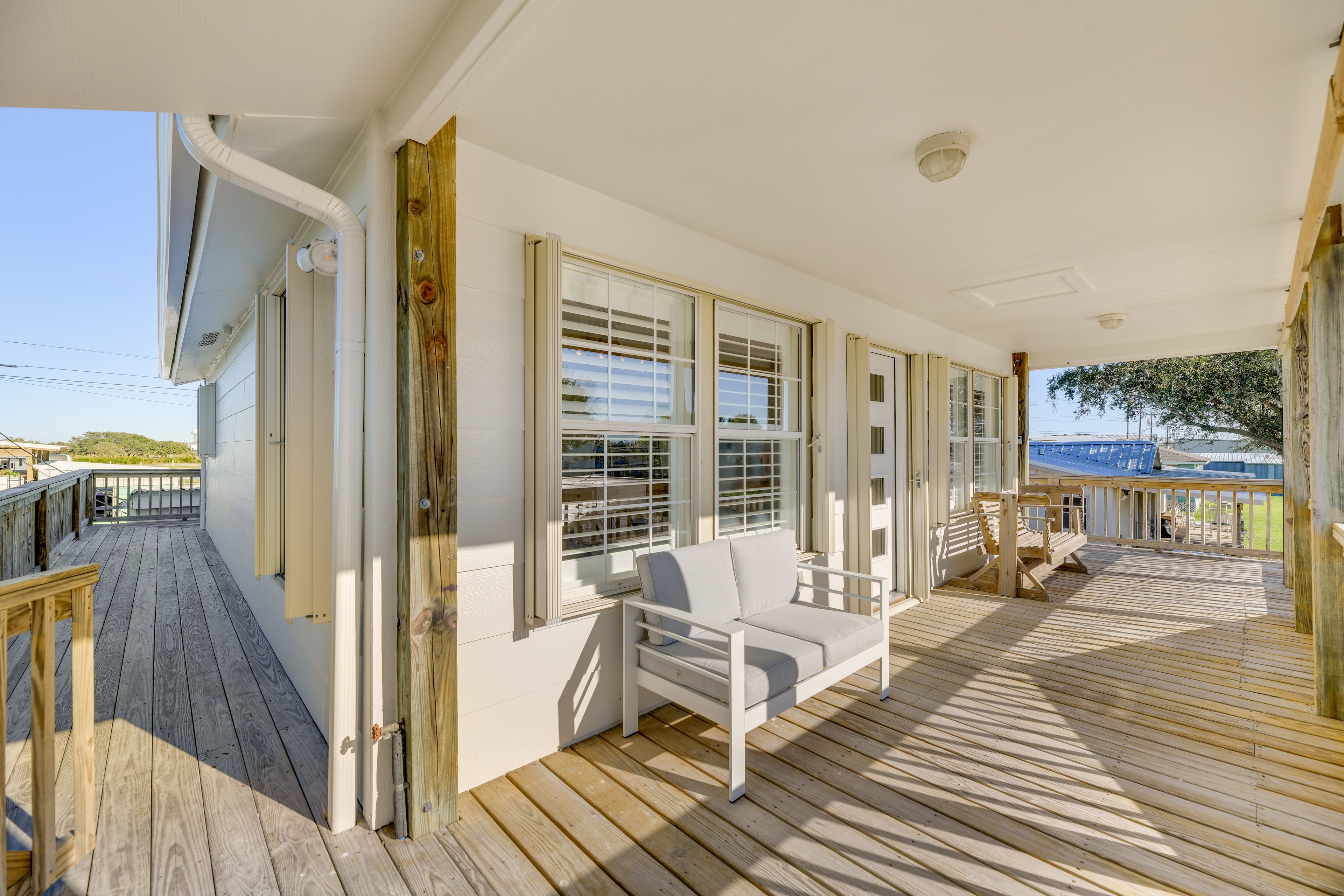 Upper-Level Deck
