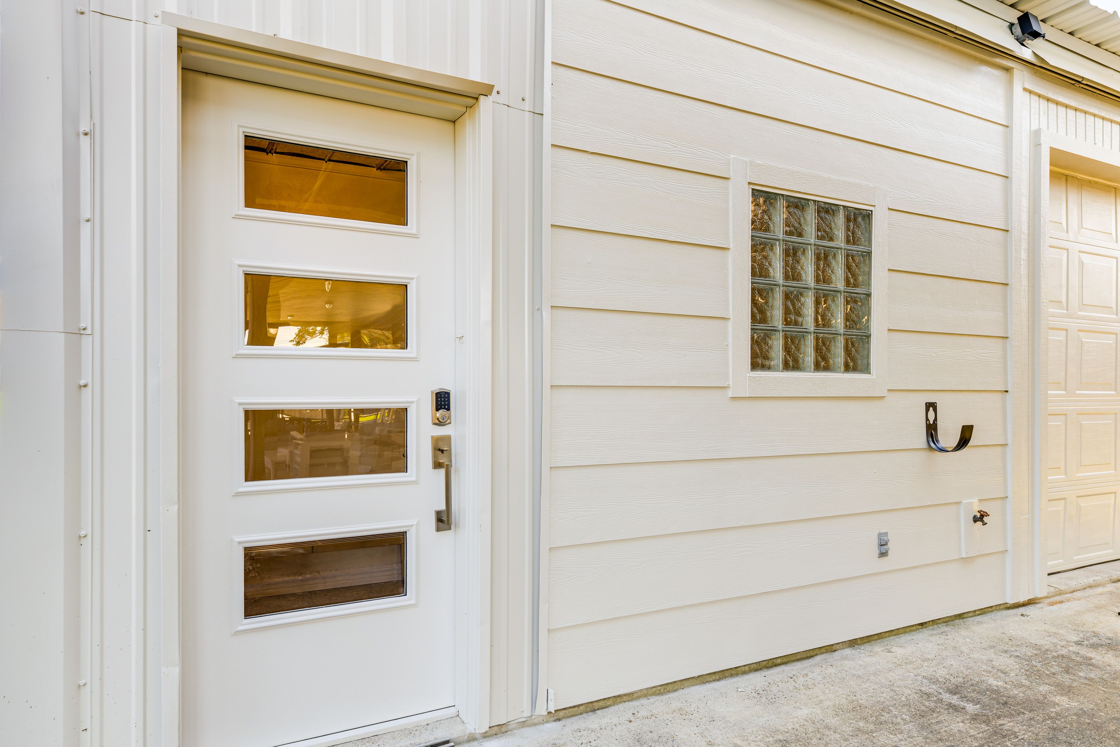 Bunkhouse Entry