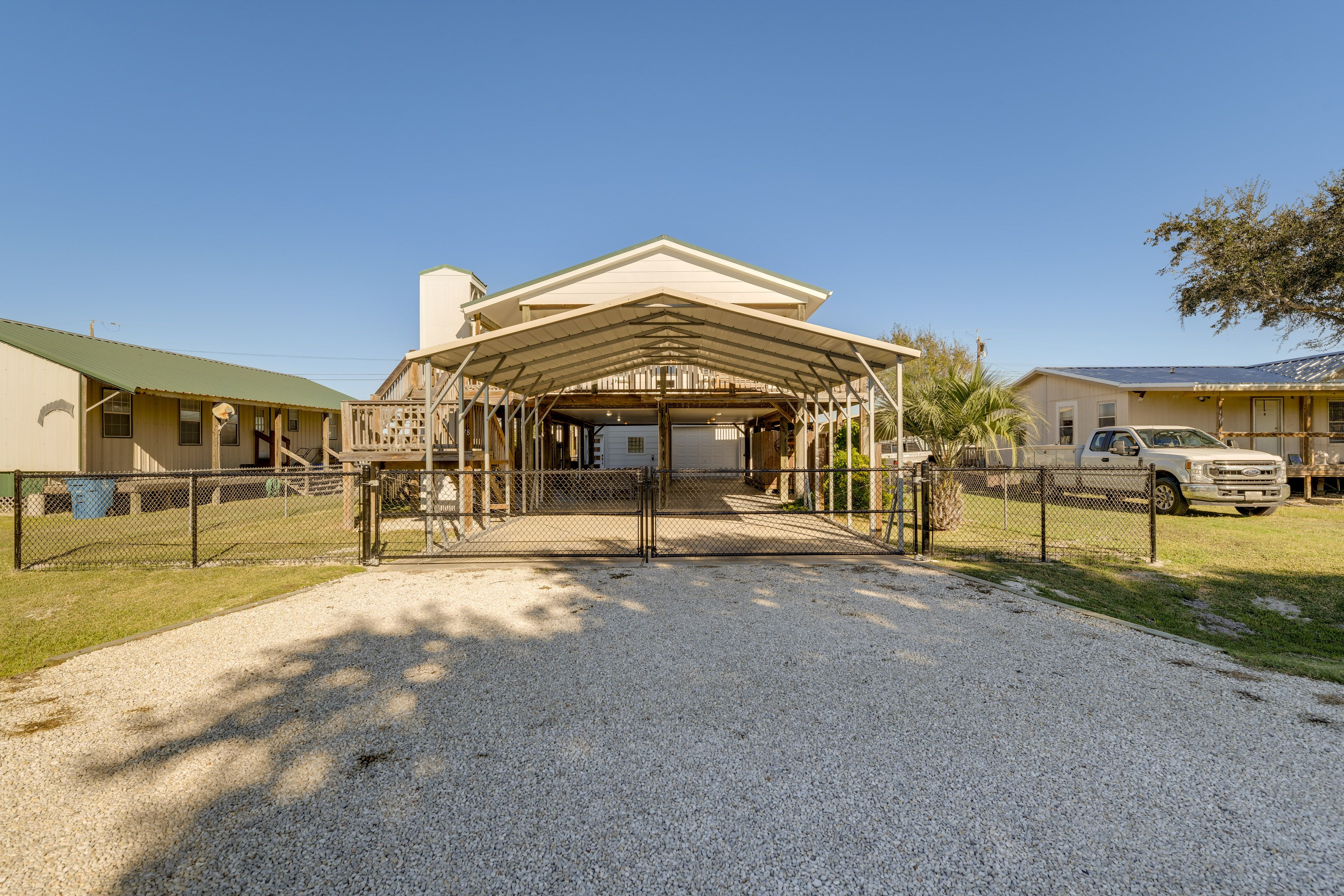 Parking | Carport (2 Vehicles) | Driveway (2 Vehicles)